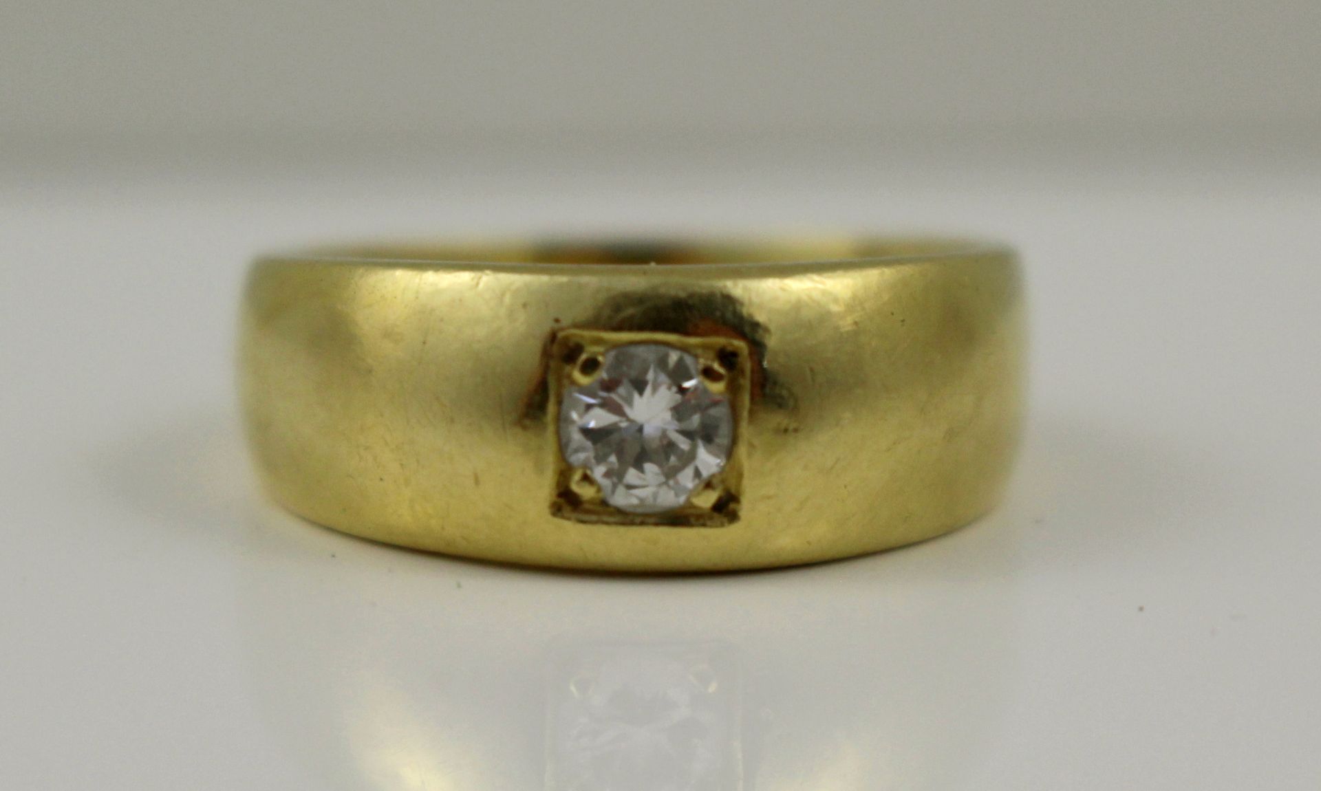 0.28ct Diamond 18ct Gold Signet Ring