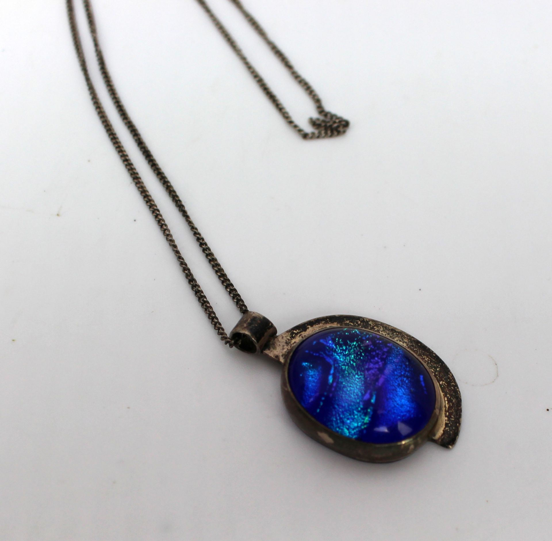 Silver Blue Stone Pendant Necklace - Image 2 of 3