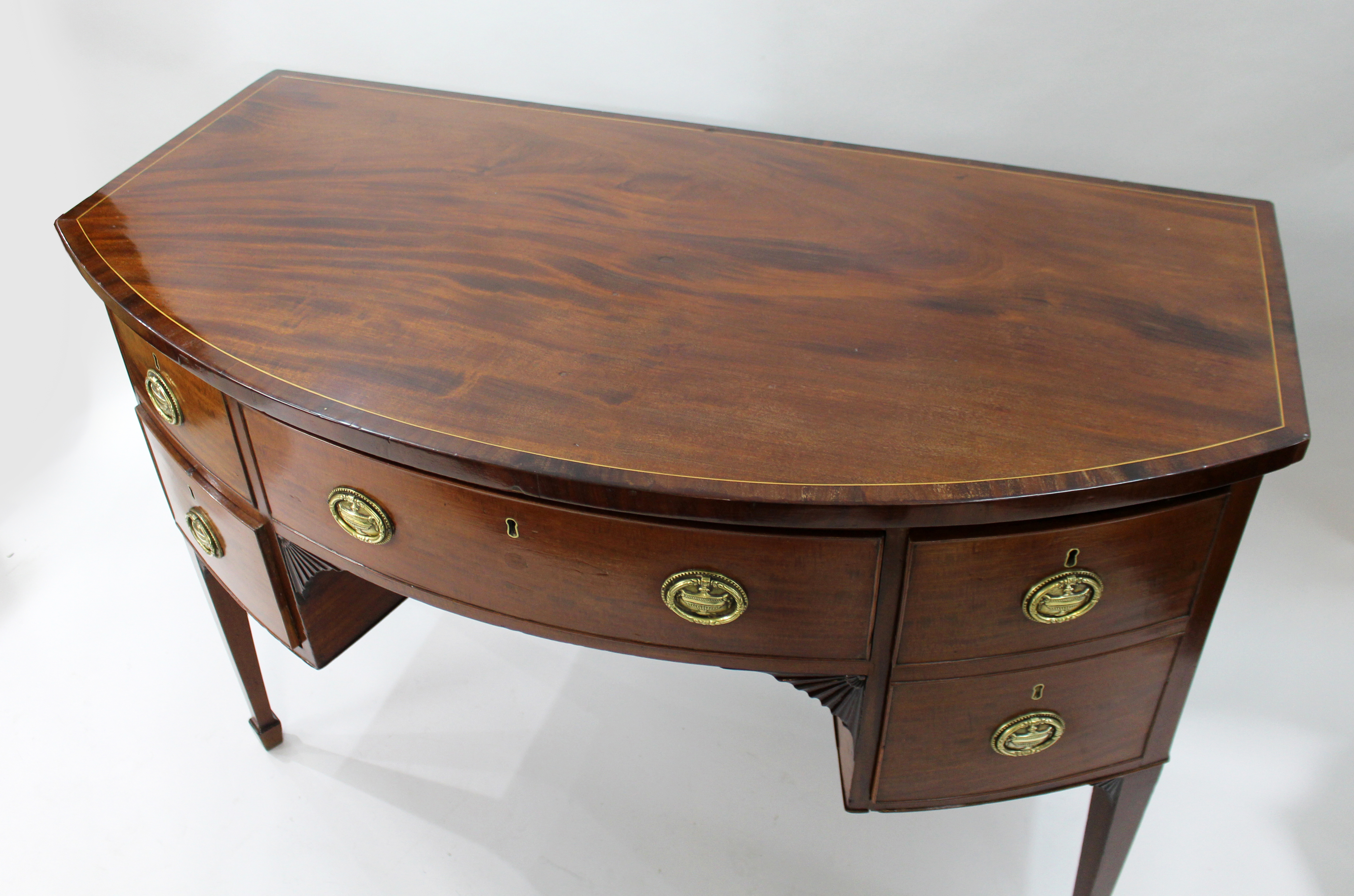 George III Mahogany Bow Fronted Serving Table - Image 3 of 8
