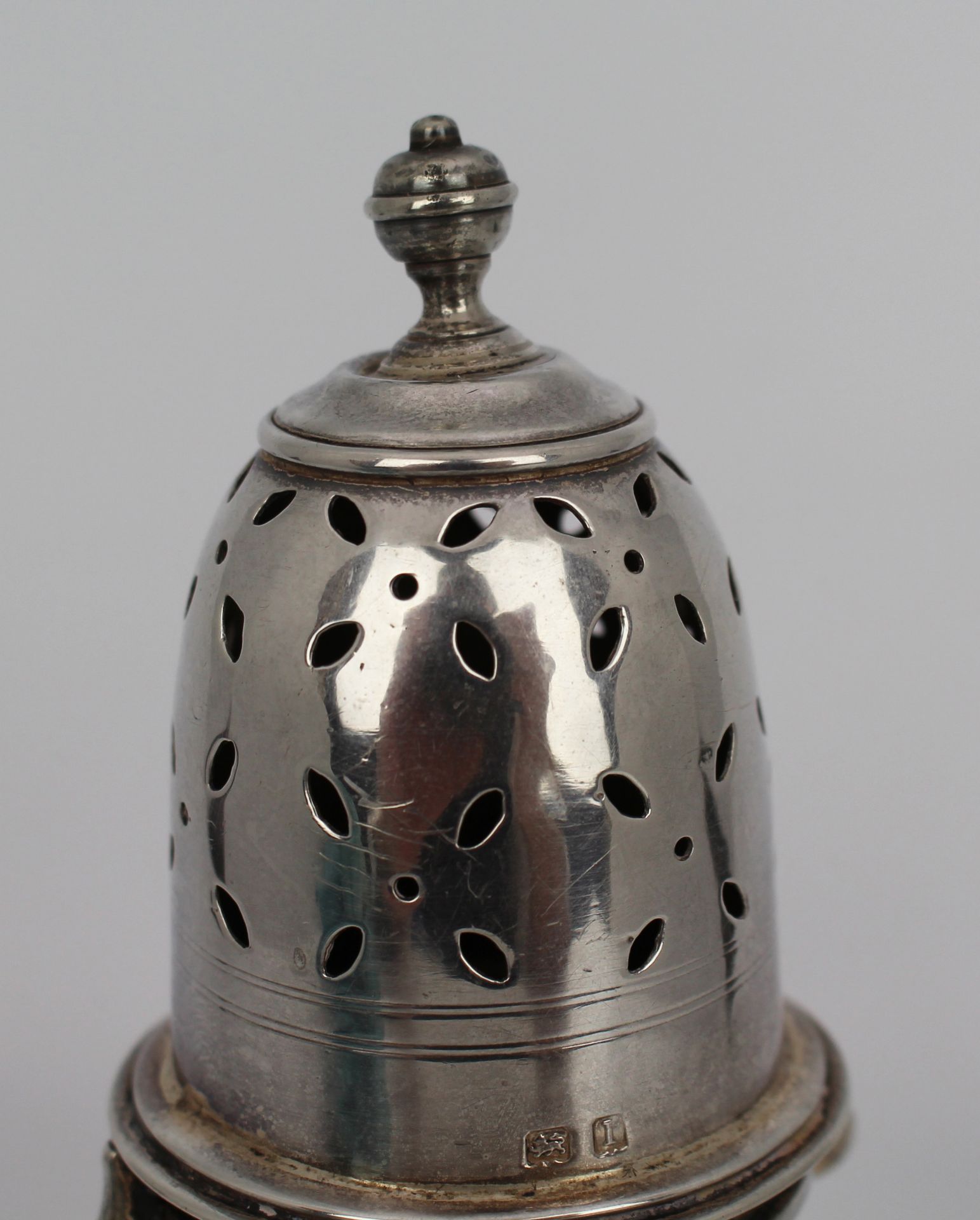 Edwardian Solid Silver Sugar Caster by Matthew John Jessop - Image 2 of 6