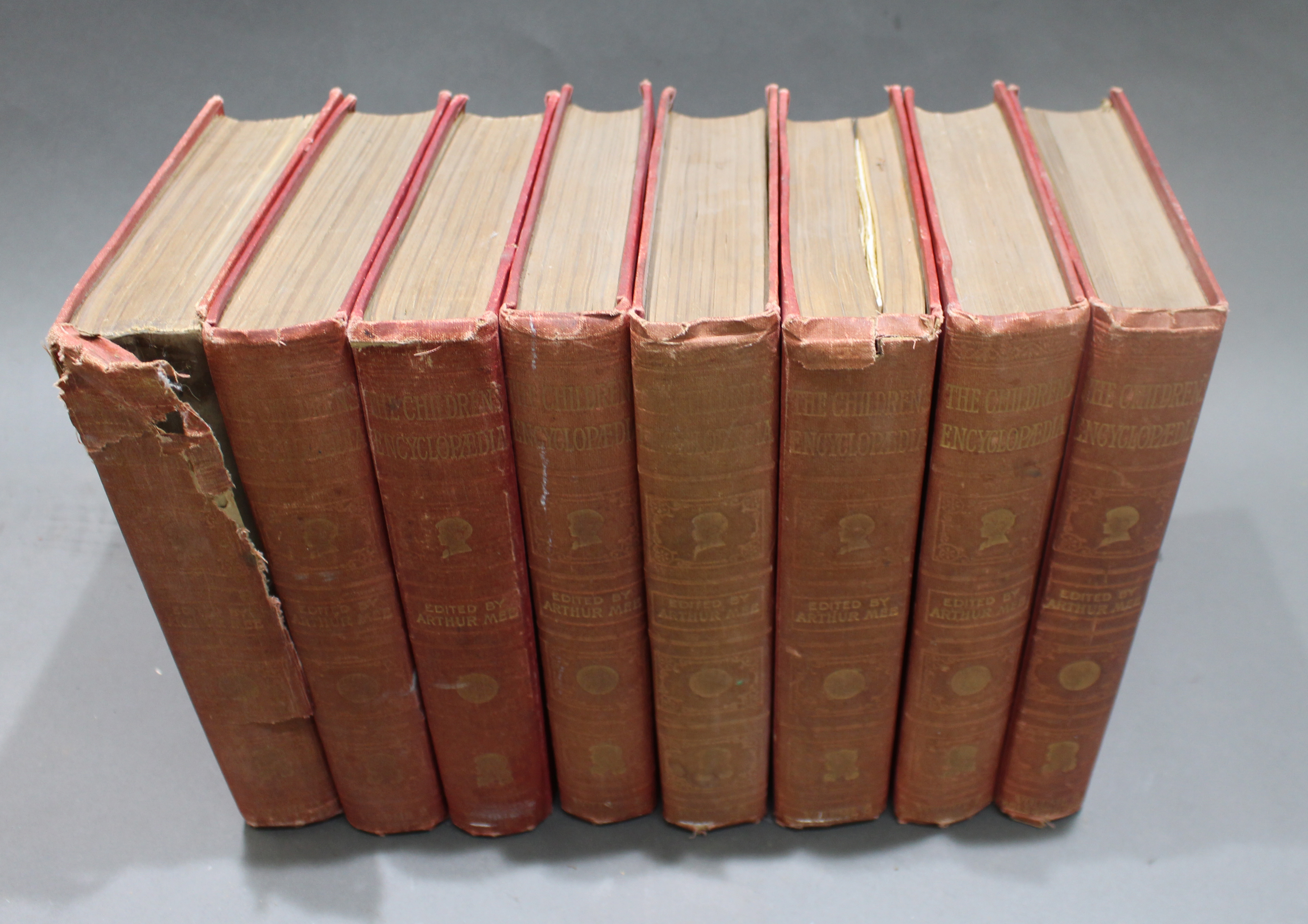 4 Sets of Antique & Vintage Reference Books Newnes Arthur Mee Harmsworth - Image 9 of 24