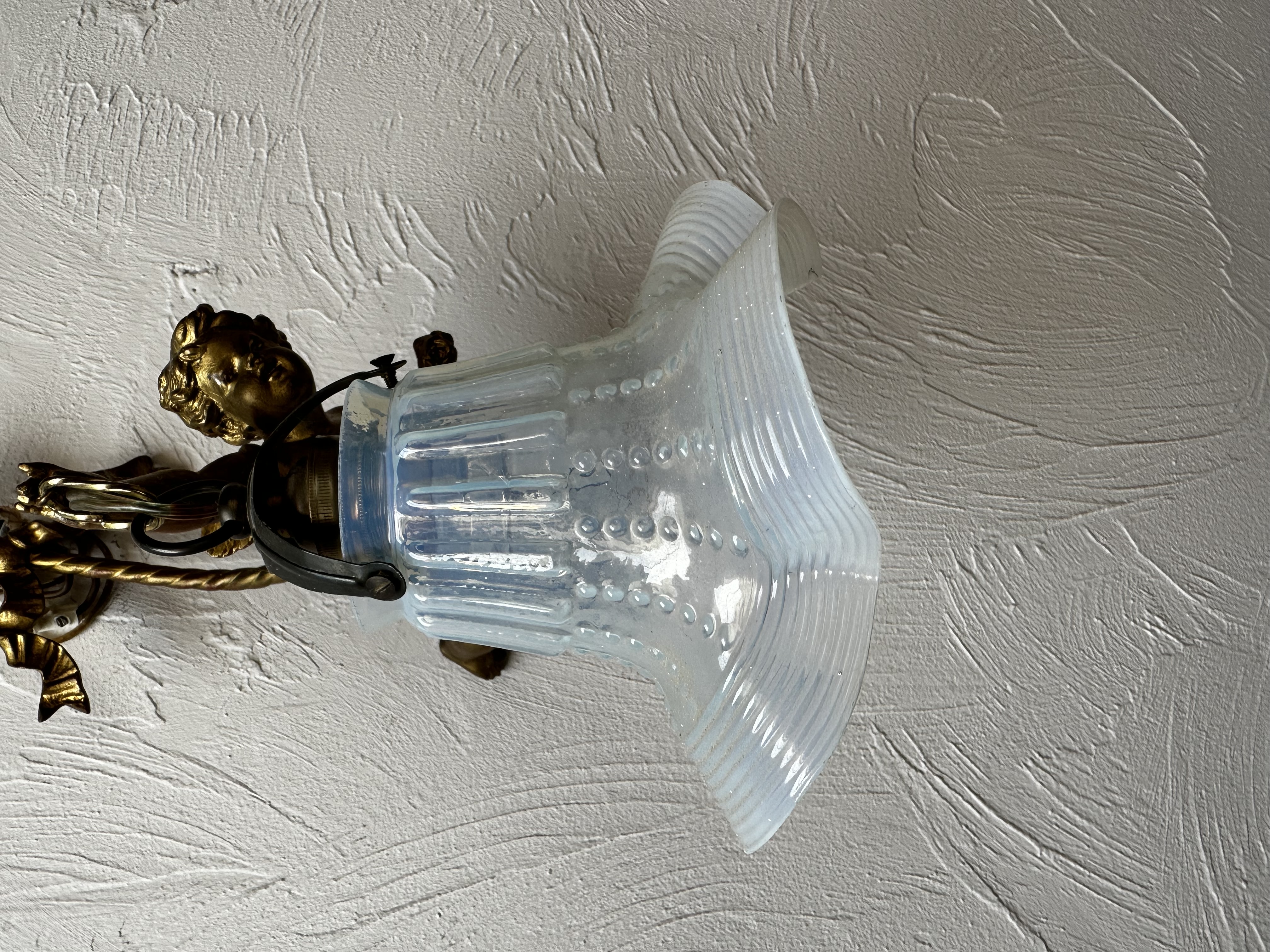 French Gilt Cherub Wall Light with Vaseline Glass Shade - Image 2 of 4