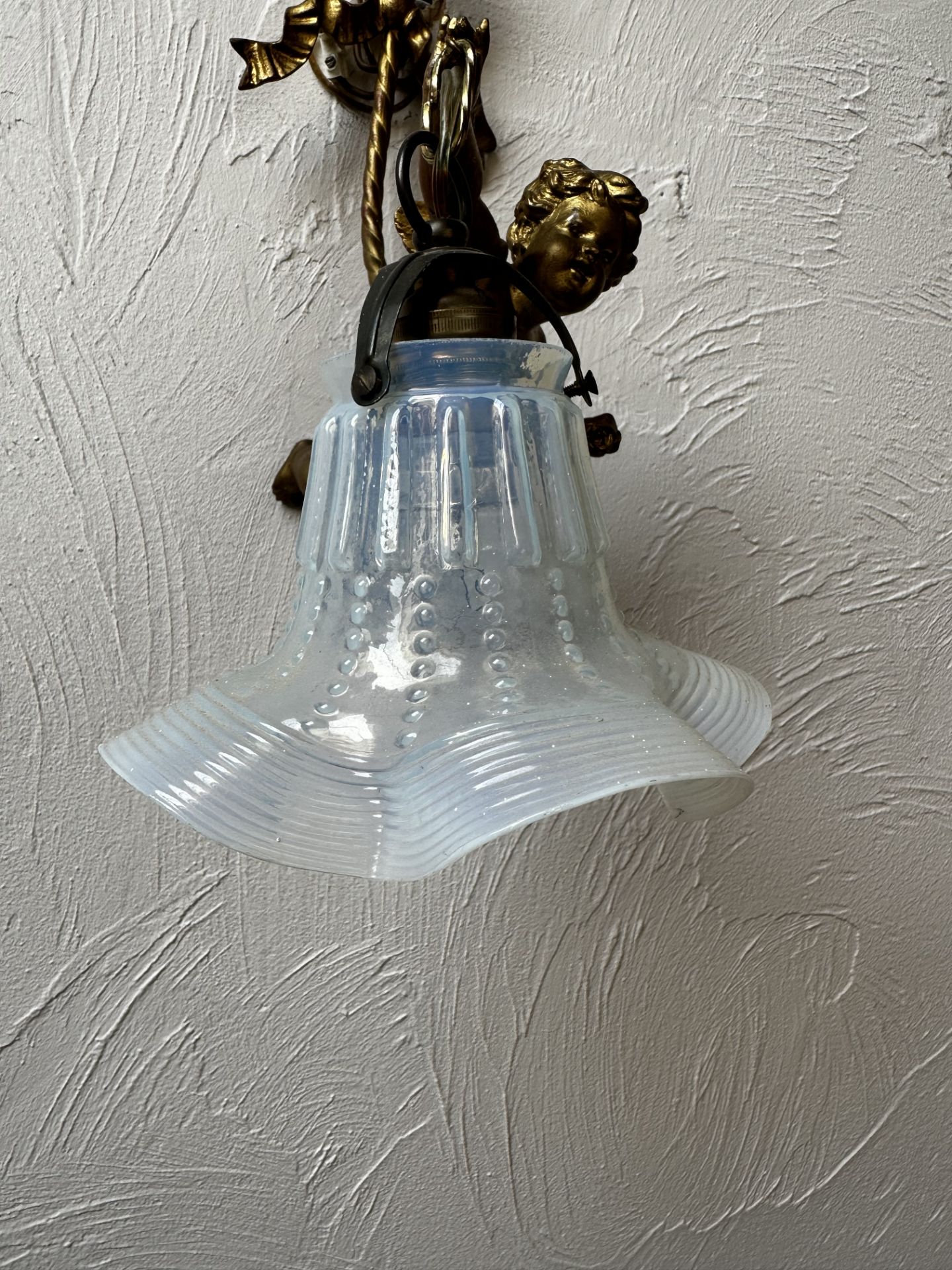 French Gilt Cherub Wall Light with Vaseline Glass Shade - Image 2 of 4