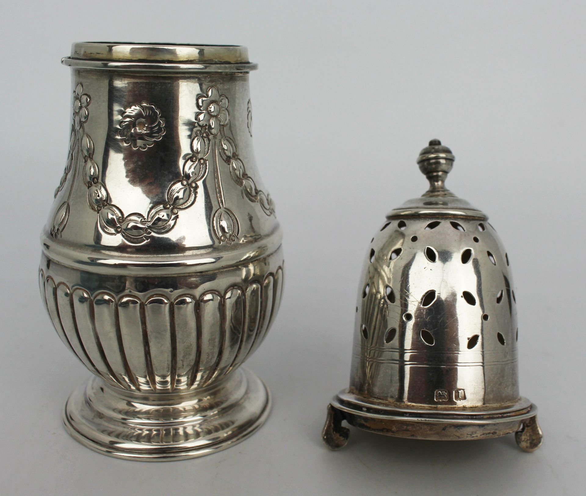 Edwardian Solid Silver Sugar Caster by Matthew John Jessop - Image 6 of 6