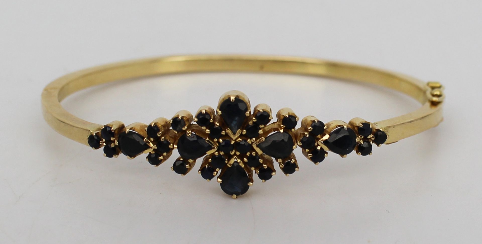 Russian Sapphire 18ct Gold Bracelet