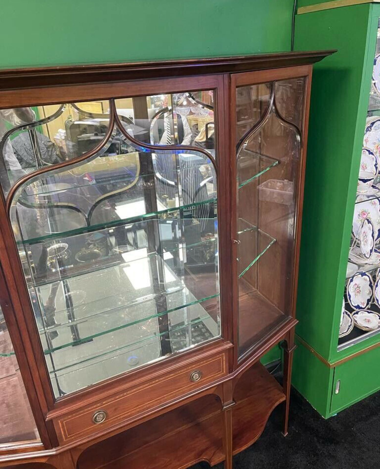 Fine 19th c. Mahogany Inlaid Mirrored Display Cabinet - Image 4 of 9