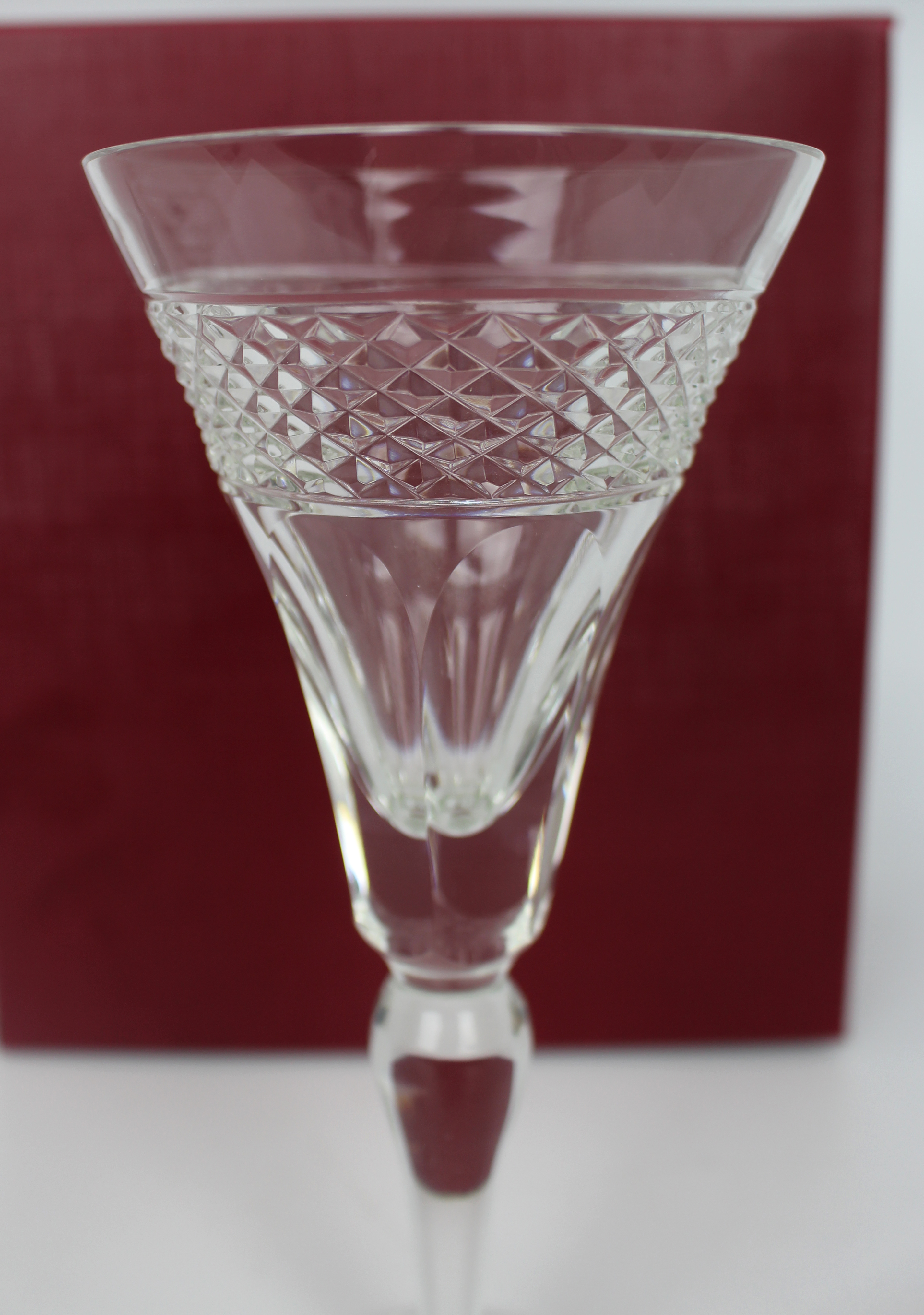 Set of 12 Tudor Crystal Castile Pattern Wine Glasses - Image 2 of 7