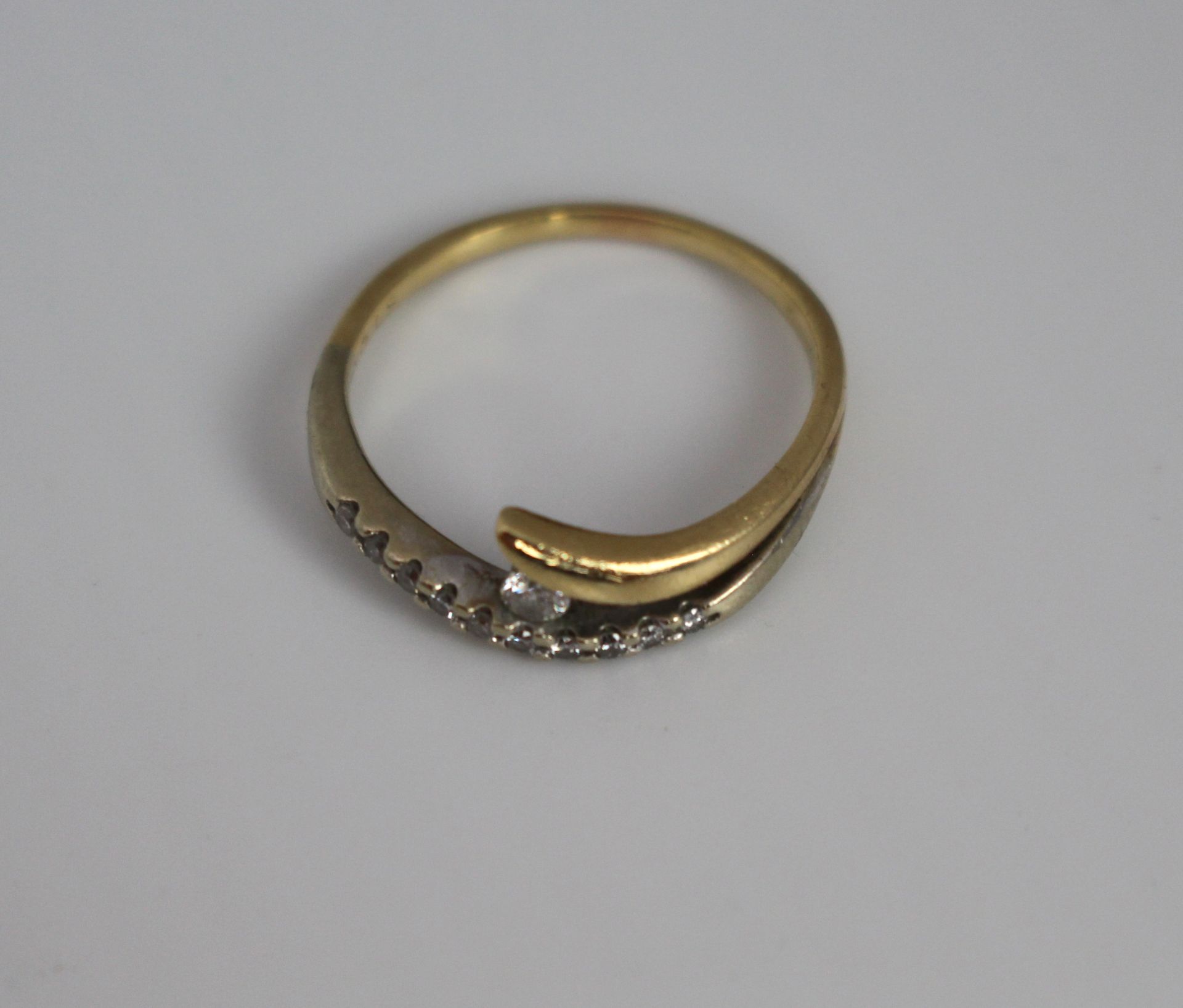 Crossover Diamond Ring 14ct Gold - Image 2 of 2