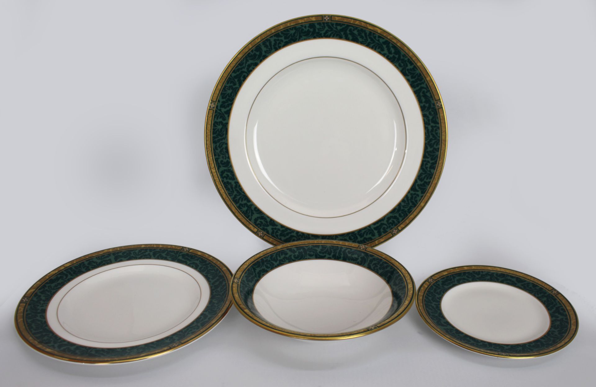 Royal Worcester Damask Pattern 4 Piece Place Setting