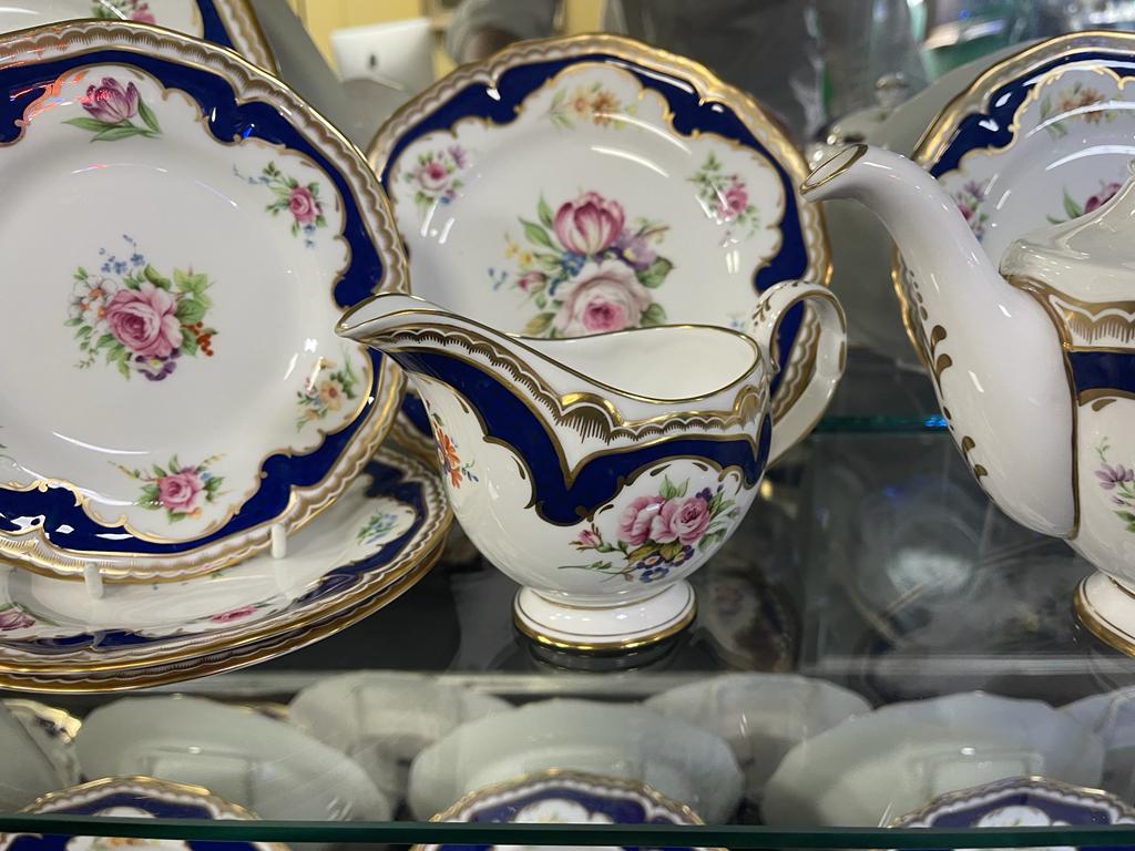 Royal Worcester Charlotte Dinner Service 70 Pieces - Image 5 of 9