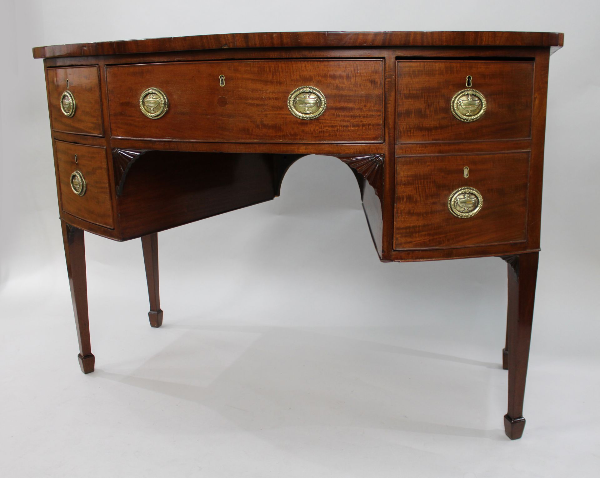 George III Mahogany Bow Fronted Serving Table - Image 5 of 8