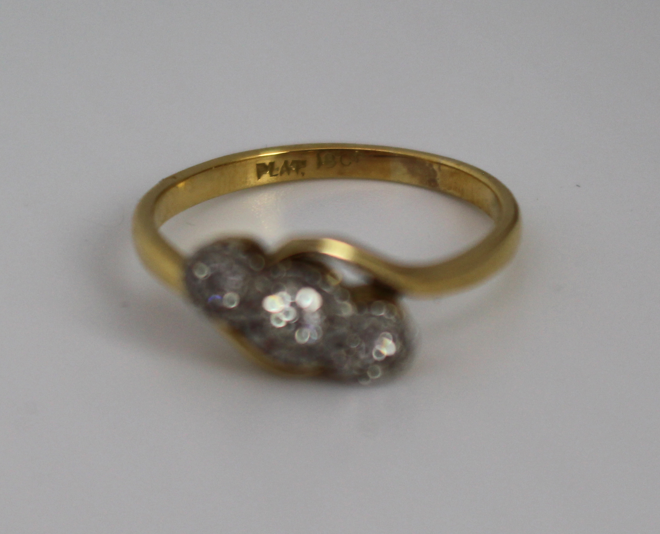 Mid 20th c. Diamond Three Stone 18ct Gold Ring - Image 3 of 5