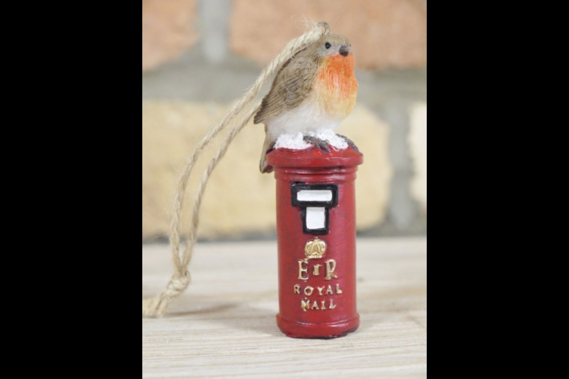 Rare, Last Ornament of The Robin on Queen Elizabeth Post Box - Image 3 of 4