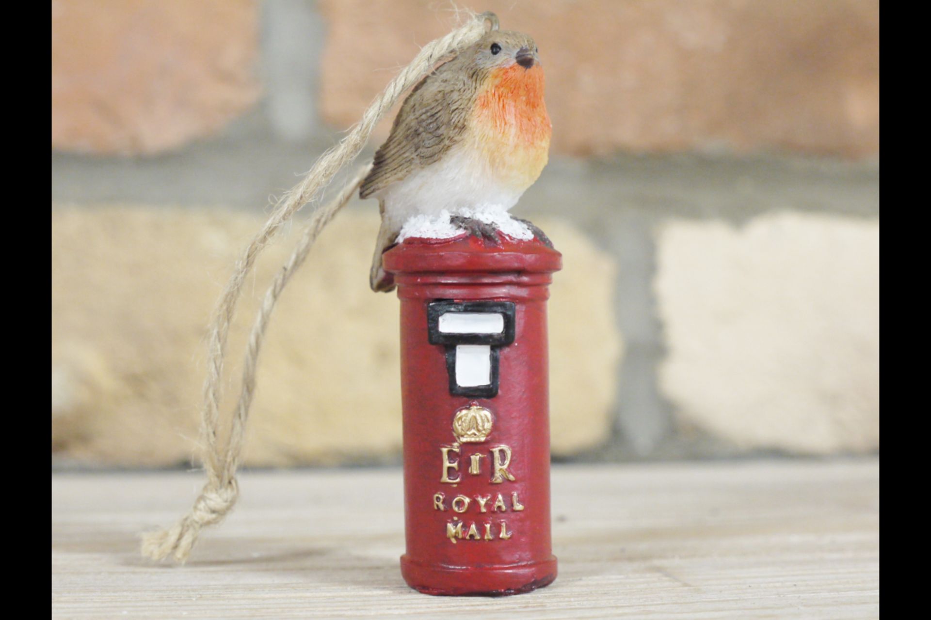 Rare, Last Ornament of The Robin on Queen Elizabeth Post Box - Image 4 of 4