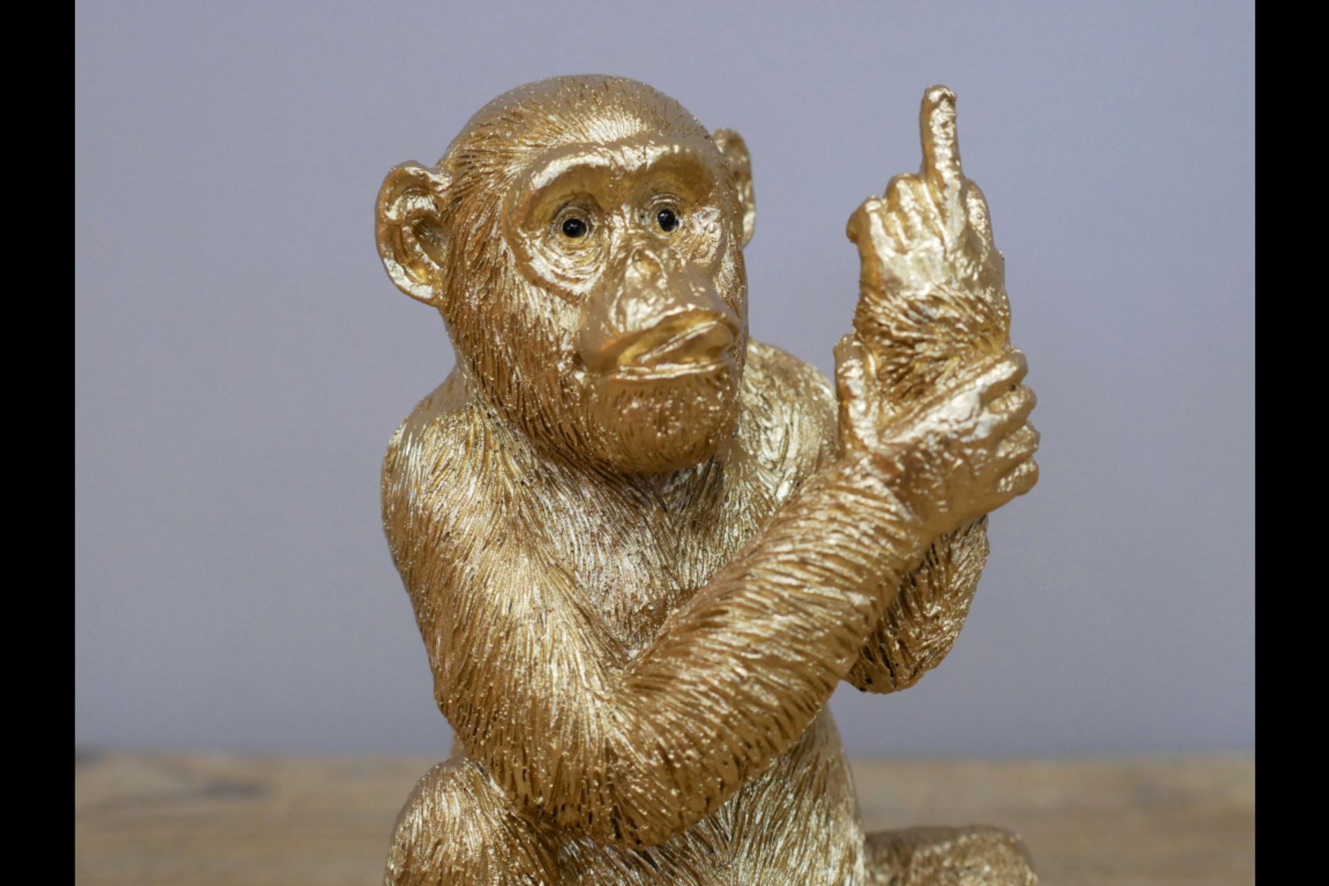 12x Small Naughty Monkey Ornaments - Image 2 of 9