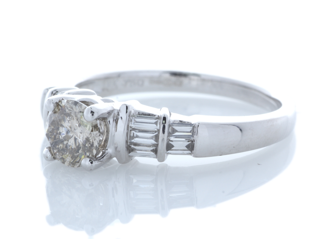 18ct White Gold Single Stone With Stone Set Shoulders Diamond Ring 0.84 Carats - Image 2 of 5