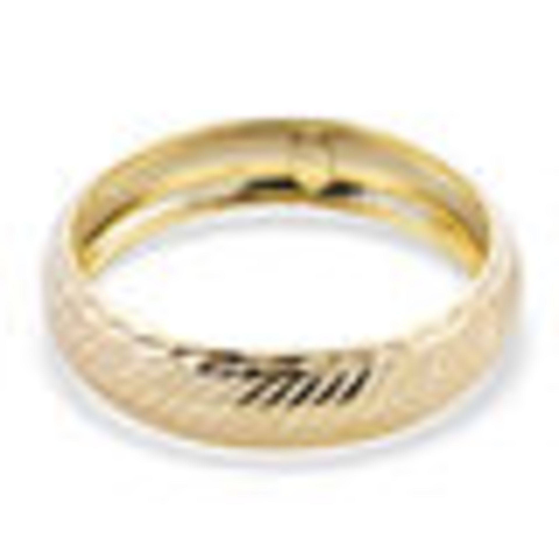 NEW!! 9K Ladies Royal Bali Collection Diamond Cut Band - Image 3 of 3