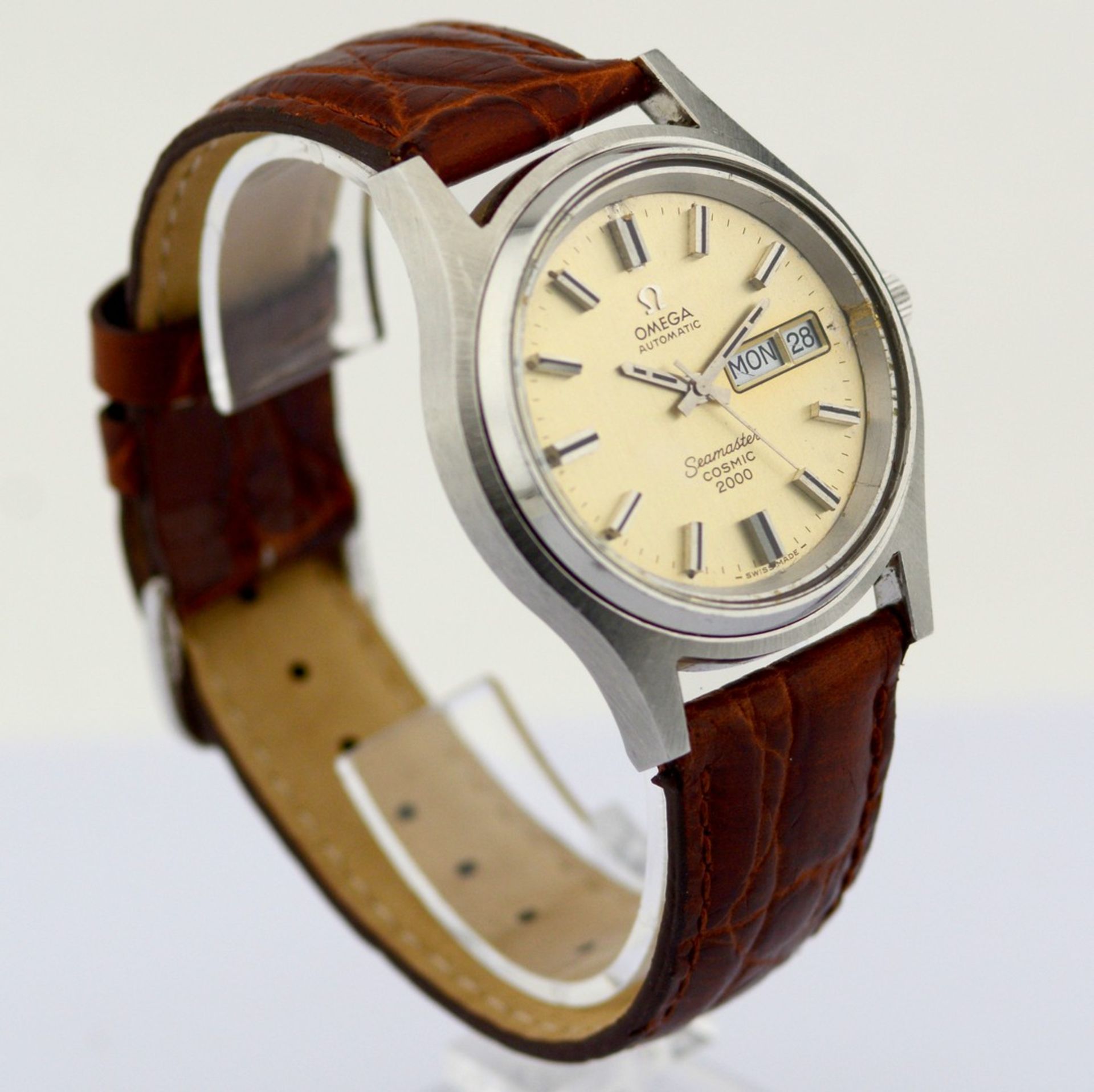 Omega / Seamaster Cosmic 2000 Day Date Automatic Vintage - Gentlmen's Steel Wrist Watch - Image 2 of 9