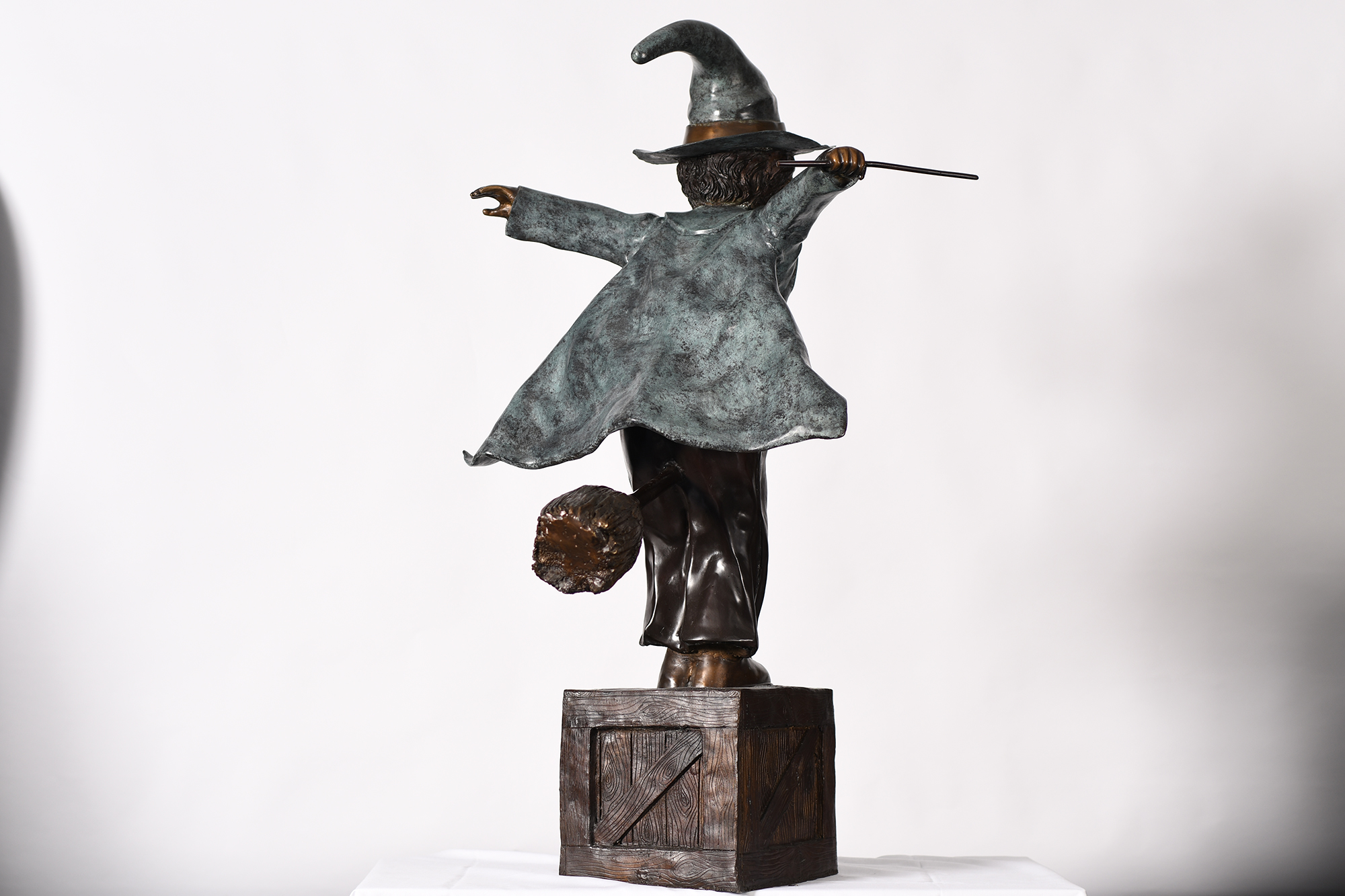 Large 4ft Bronze Wizard Figure - Image 4 of 10