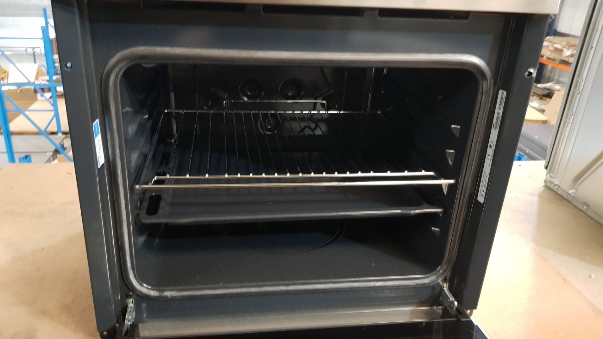 (9/Mez) RRP £229. Indesit Built In Electric Oven IFW6230IXUK. (Ex Display, Clean, Unused). Oven N... - Image 14 of 14