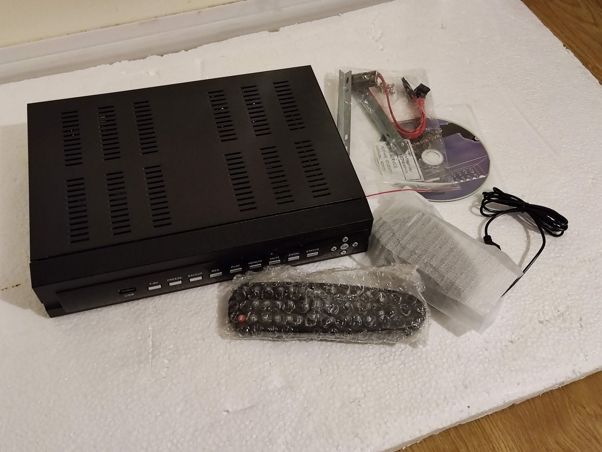 PRO-View PV104HD 4-Channel HD-SDI DVR (No HDD, No Power Adapter)