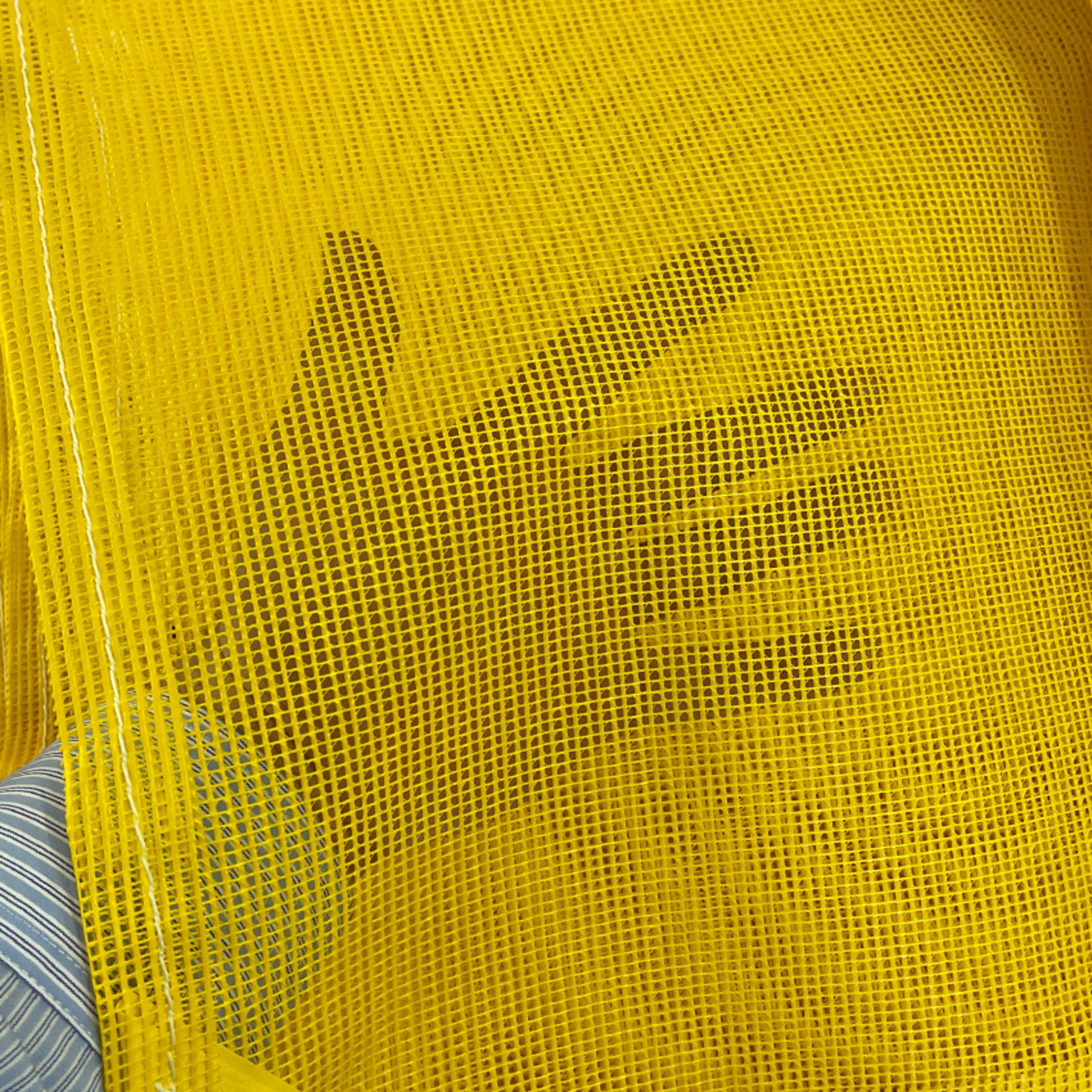 Heavy Duty Lorry Tipper Net Cover PVC Mesh High Strength With Eyelets & Bungee Cord 4m x 3m Yello... - Image 3 of 3