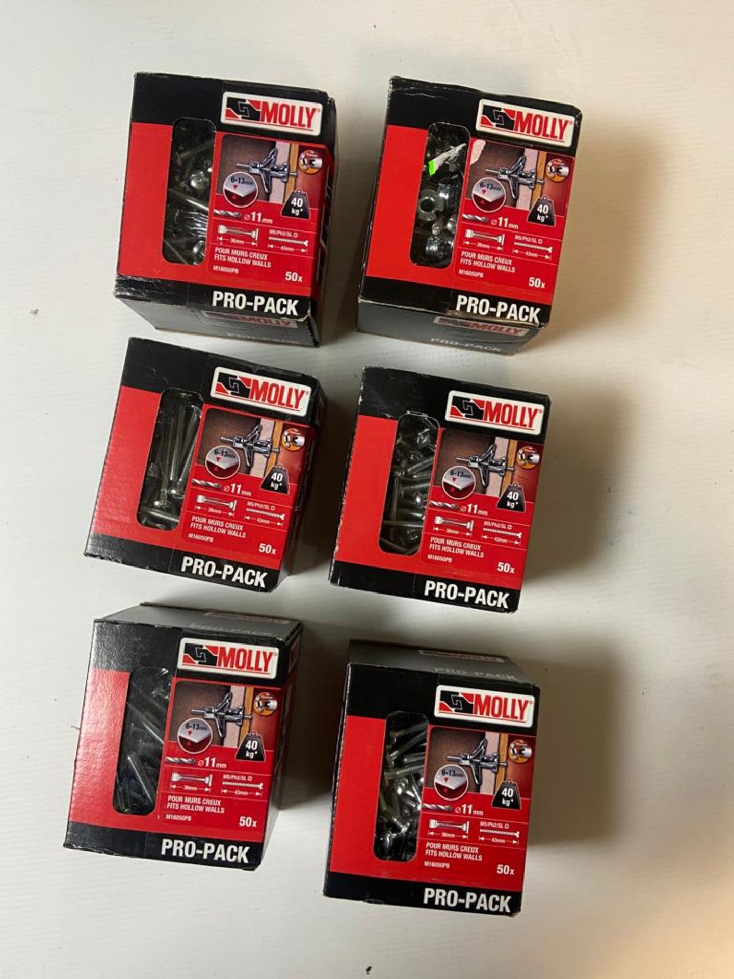 12 x Boxes of 50 (8mm) Molly Fixing Screws RRP £180 **No VAT**