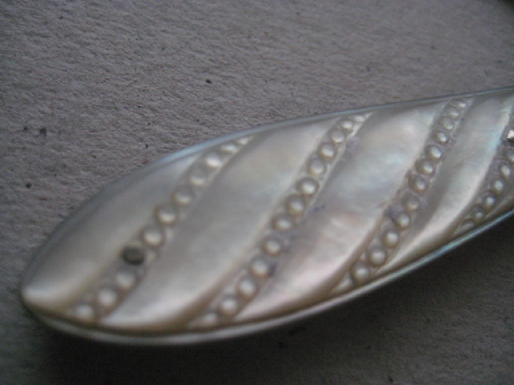 Victorian Mother of Pearl Hafted Silver Bladed Folding Fruit Knife and Fork, Cased - Image 10 of 25