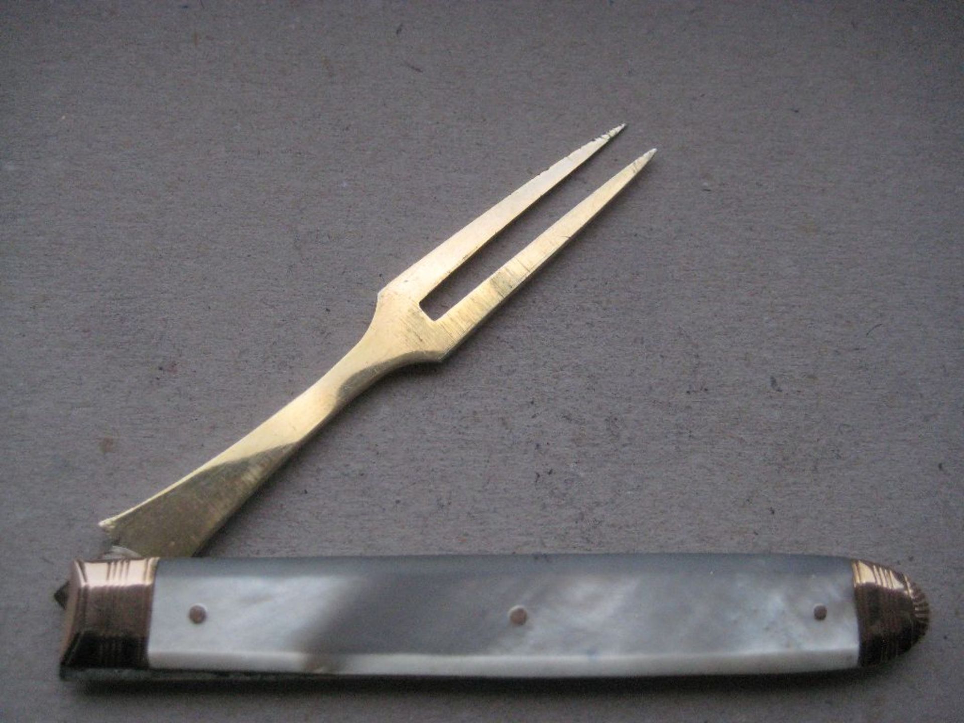 Rare George III Gold Mounted Silver-Gilt Bladed Folding Fruit Knife and Fork - Image 6 of 10