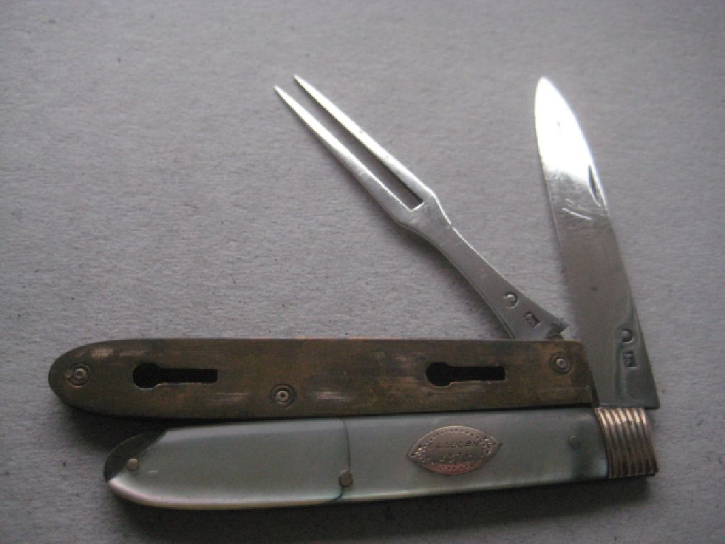 Rare George III Gold Mounted Slotting Silver Bladed Folding Fruit Knife and Fork - Image 5 of 8