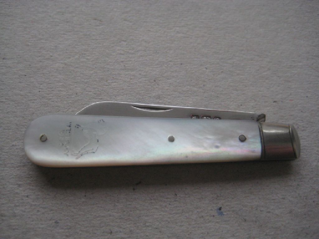 Rare George V Wembley Etched Mother of Pearl Hafted Silver Bladed Folding Fruit Knife - Image 6 of 7