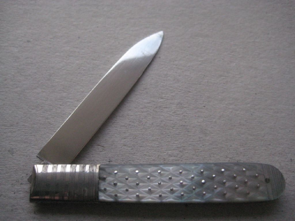 George IV Mother of Pearl Hafted Silver Bladed Folding Fruit Knife - Image 2 of 9