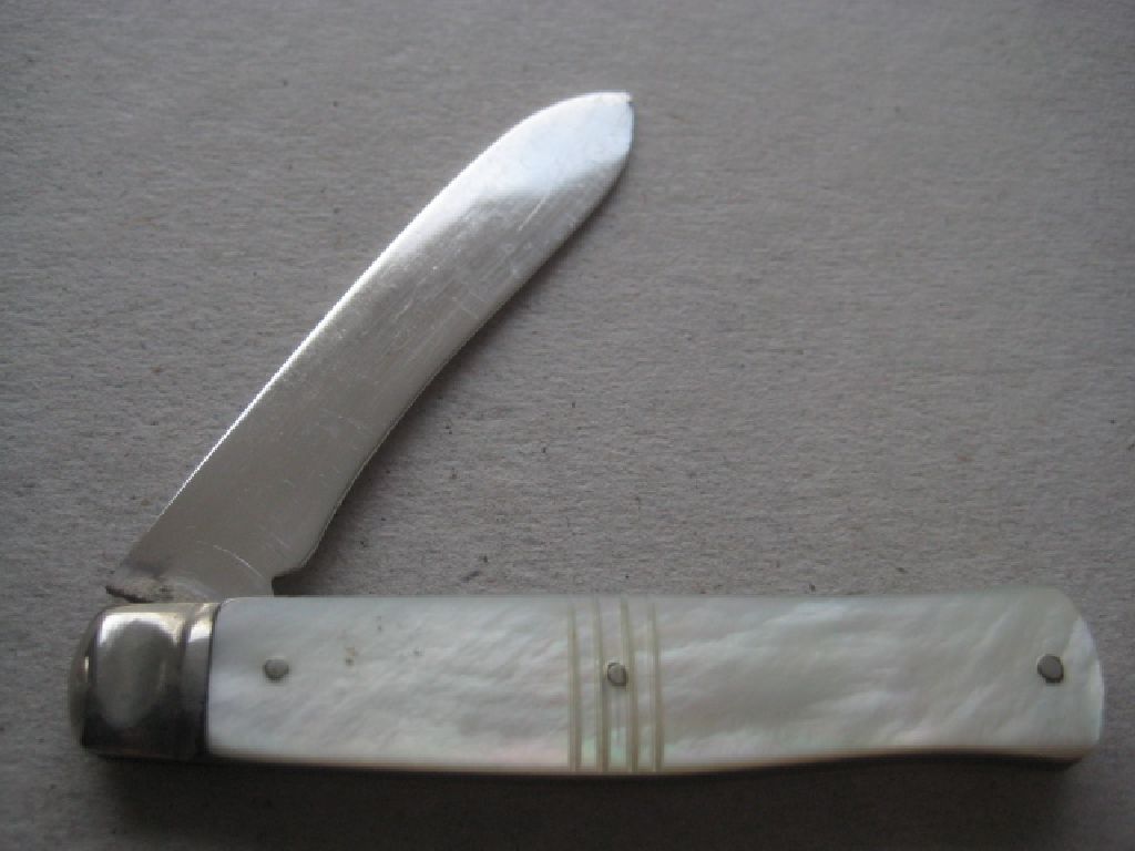 Rare George V Indian Ghurka Mother of Pearl Hafted Silver Bladed Folding Fruit Knife - Image 3 of 9