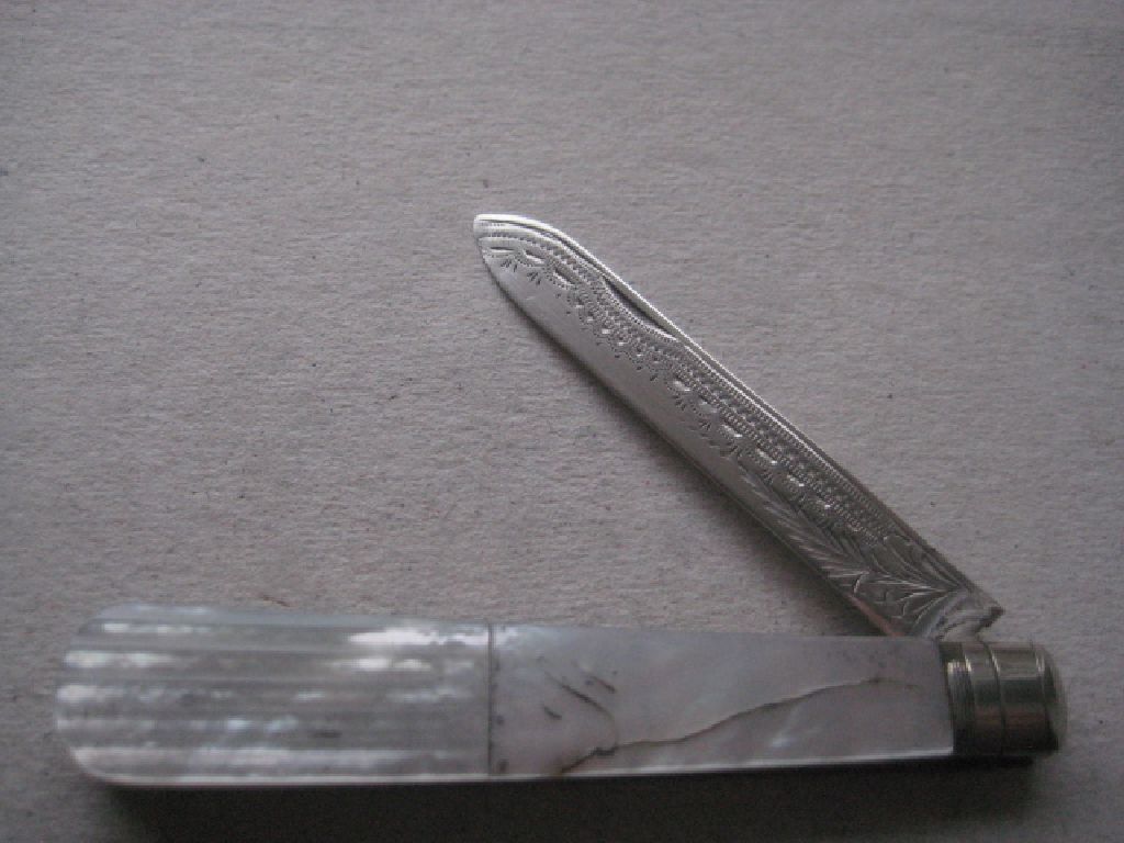 George V Mother of Pearl Hafted Silver Bladed Folding Fruit Knife