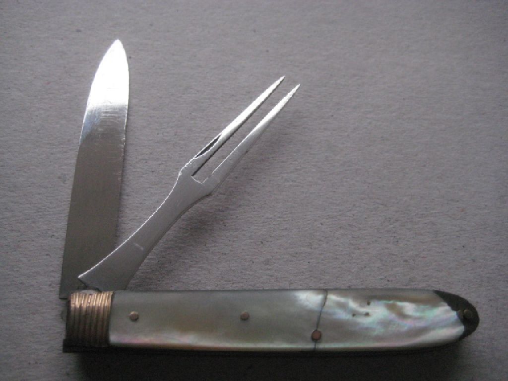 Rare George III Gold Mounted Slotting Silver Bladed Folding Fruit Knife and Fork - Image 2 of 8