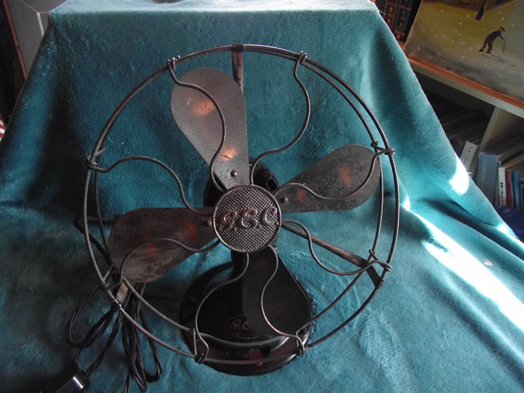 Vintage Gec Electric Desk Fan - 10" 2 Speed - Working Condition - The Fan Direction Can Be Manual...