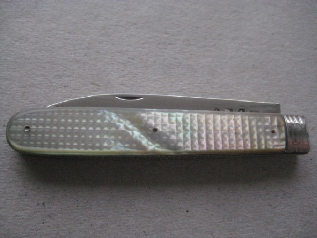 George IV Mother of Pearl Hafted Slotting Silver Bladed Folding Fruit Knife and Fork - Image 16 of 17
