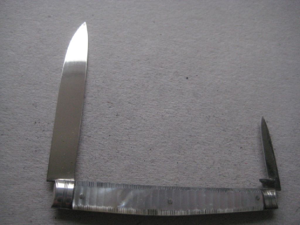 Rare George III Twin Bladed Mother of Pearl Hafted Silver Bladed Folding Fruit Knife - Image 3 of 10