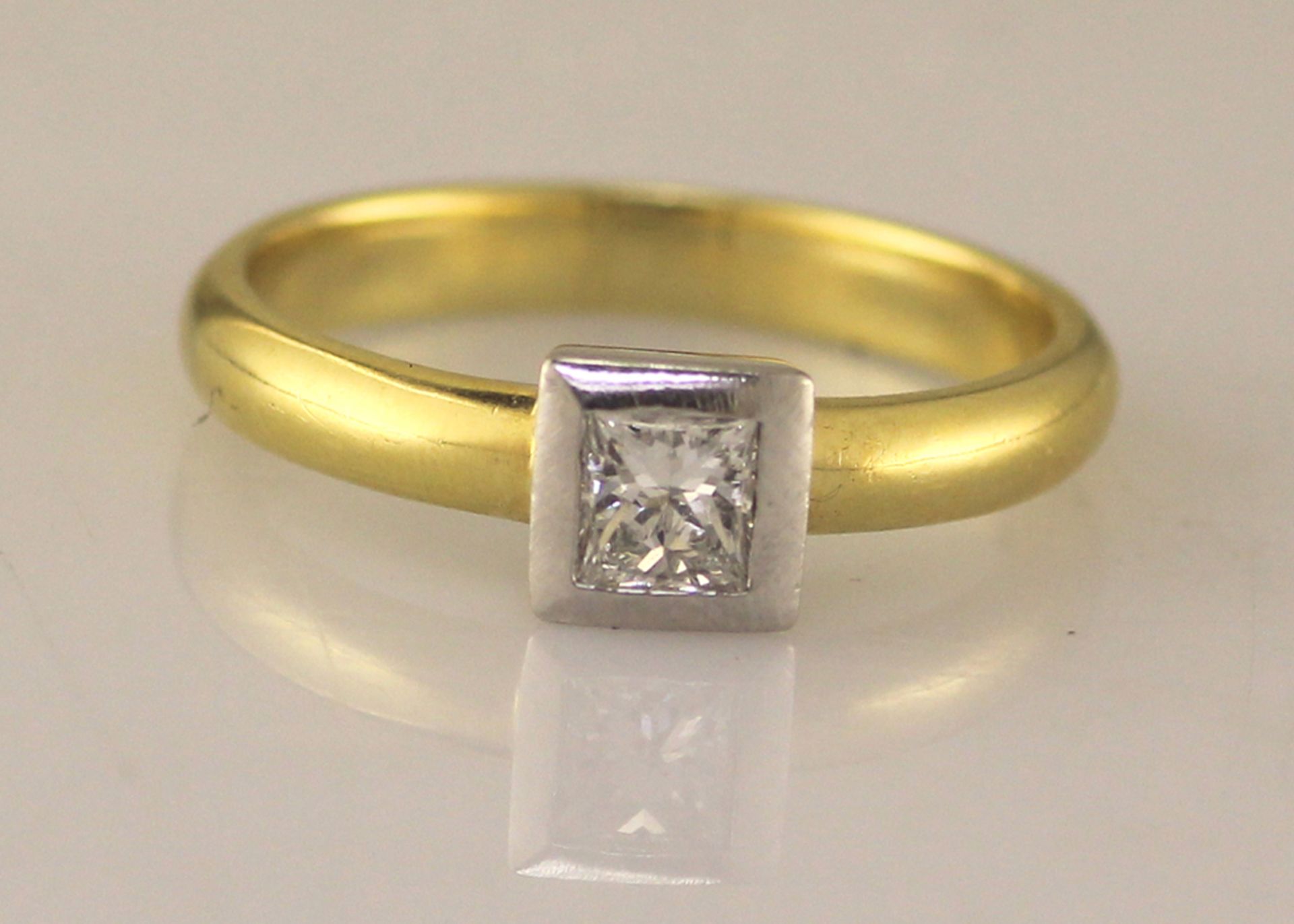 18ct Single Stone Princess Cut Rub Over Diamond Ring 0.45 Carats - Image 9 of 10