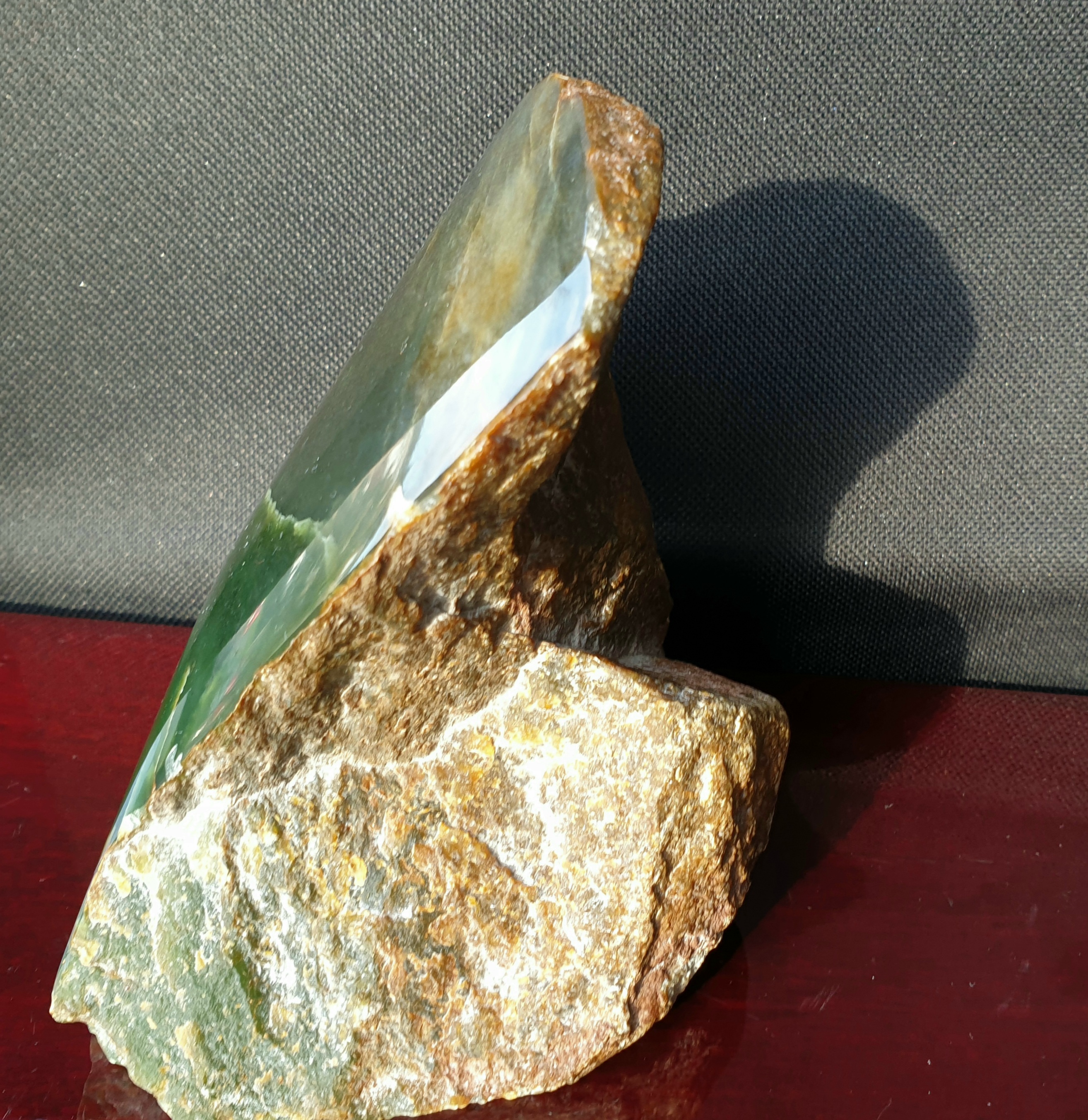Fine Green Colour Free Form Nephrite Jade Sculpture - Image 4 of 4