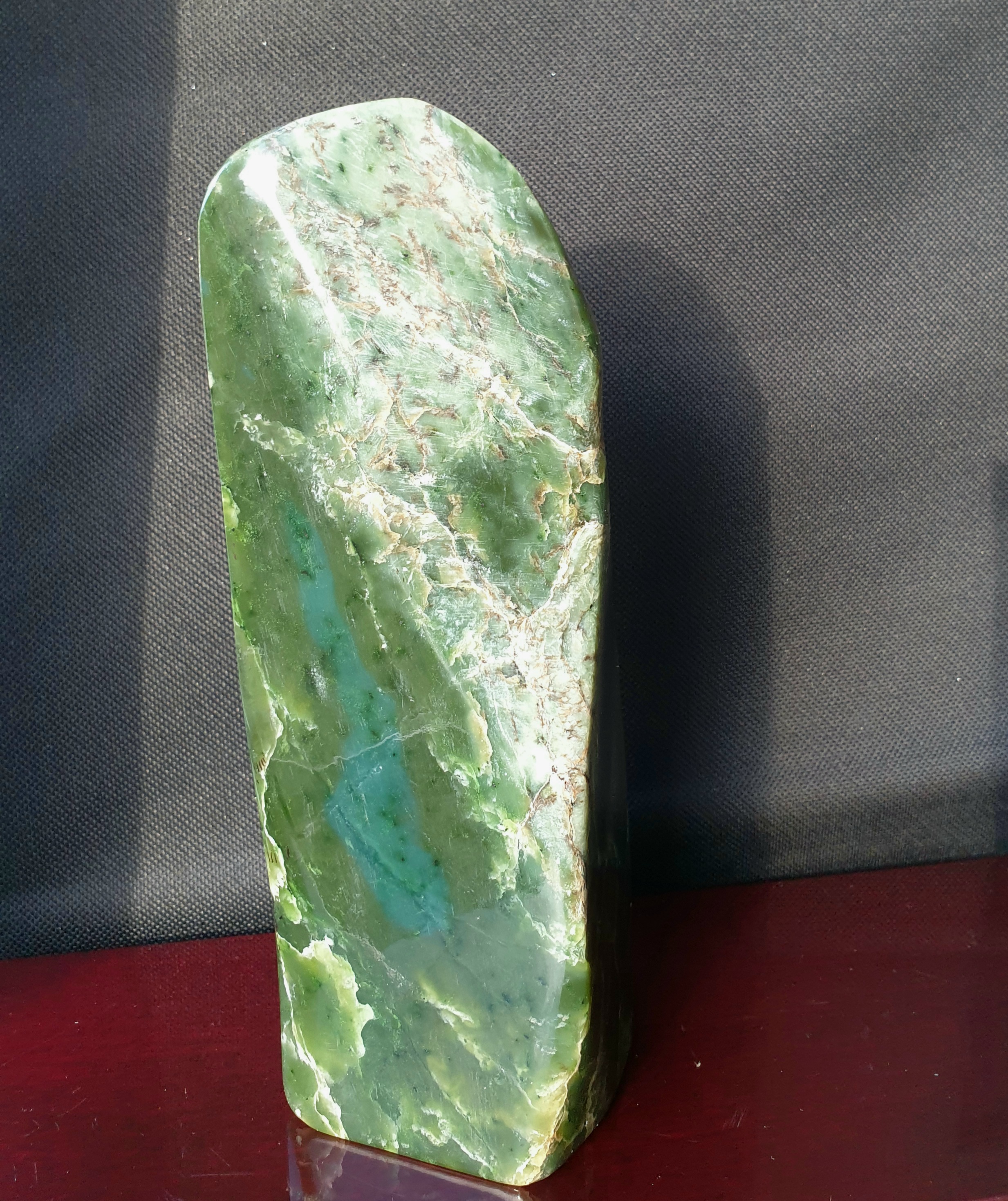 Green Colour Free Form Nephrite Jade Sculpture