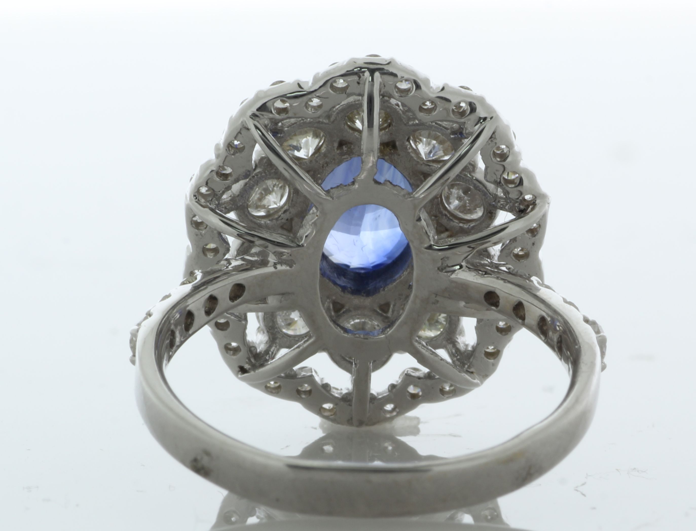 18ct White Gold Oval Cluster Diamond and Sapphire Ring (S1.96) 1.69 Carats - Image 3 of 5