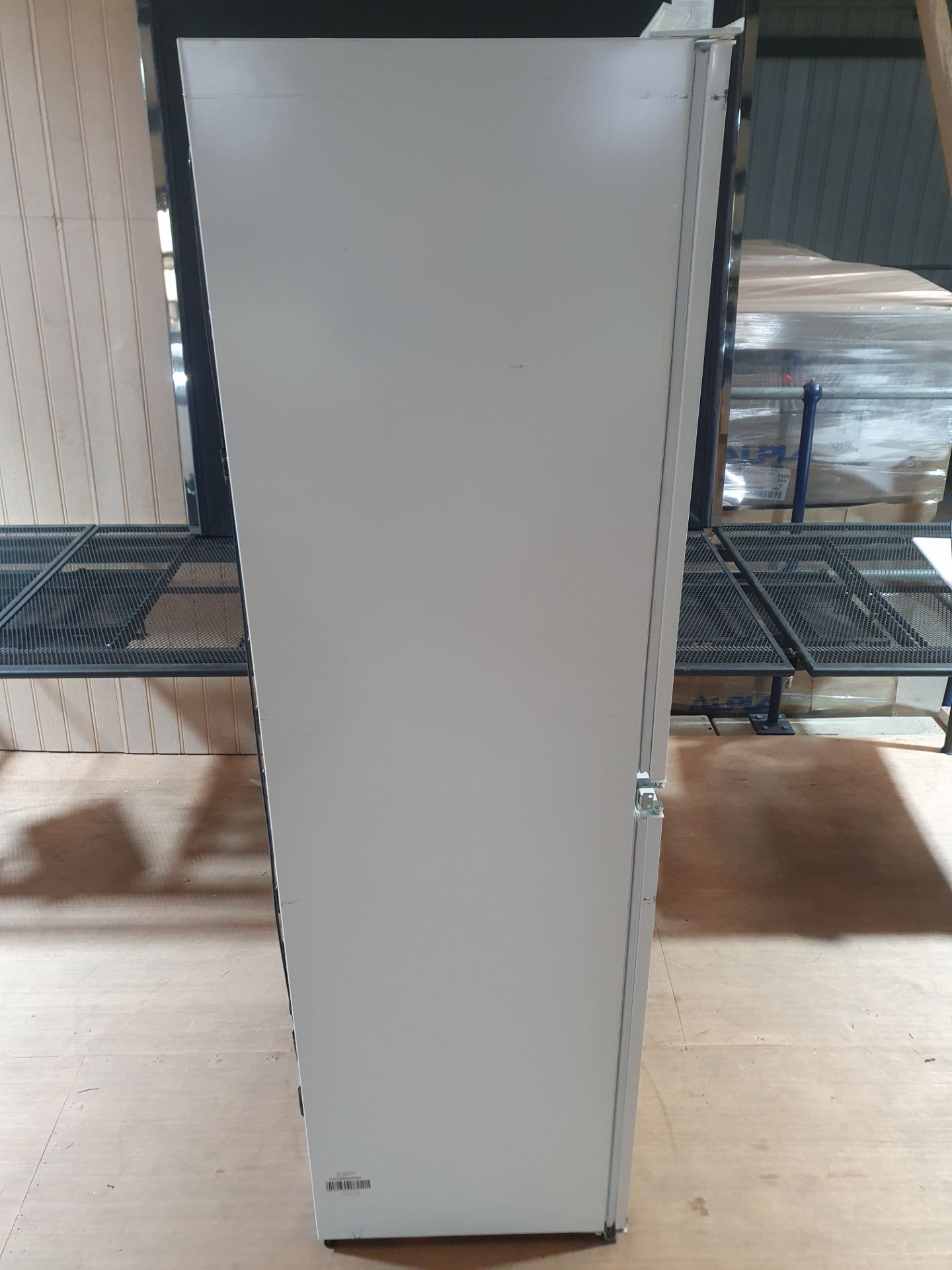 Current Online Price £859. Smeg Universal Built In Right Hinge Refrigerator White UKC4172F - Image 14 of 16