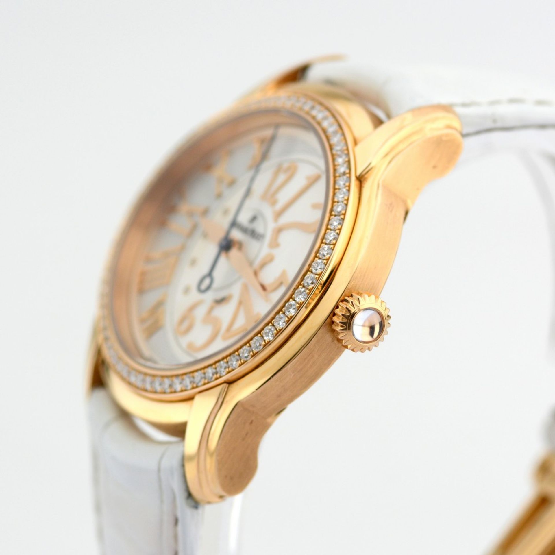 Audemars Piguet / Millenary - 18K Yellow Gold - Diamond & Mother of Pearl Dial - Lady's Yellow Go... - Image 9 of 12