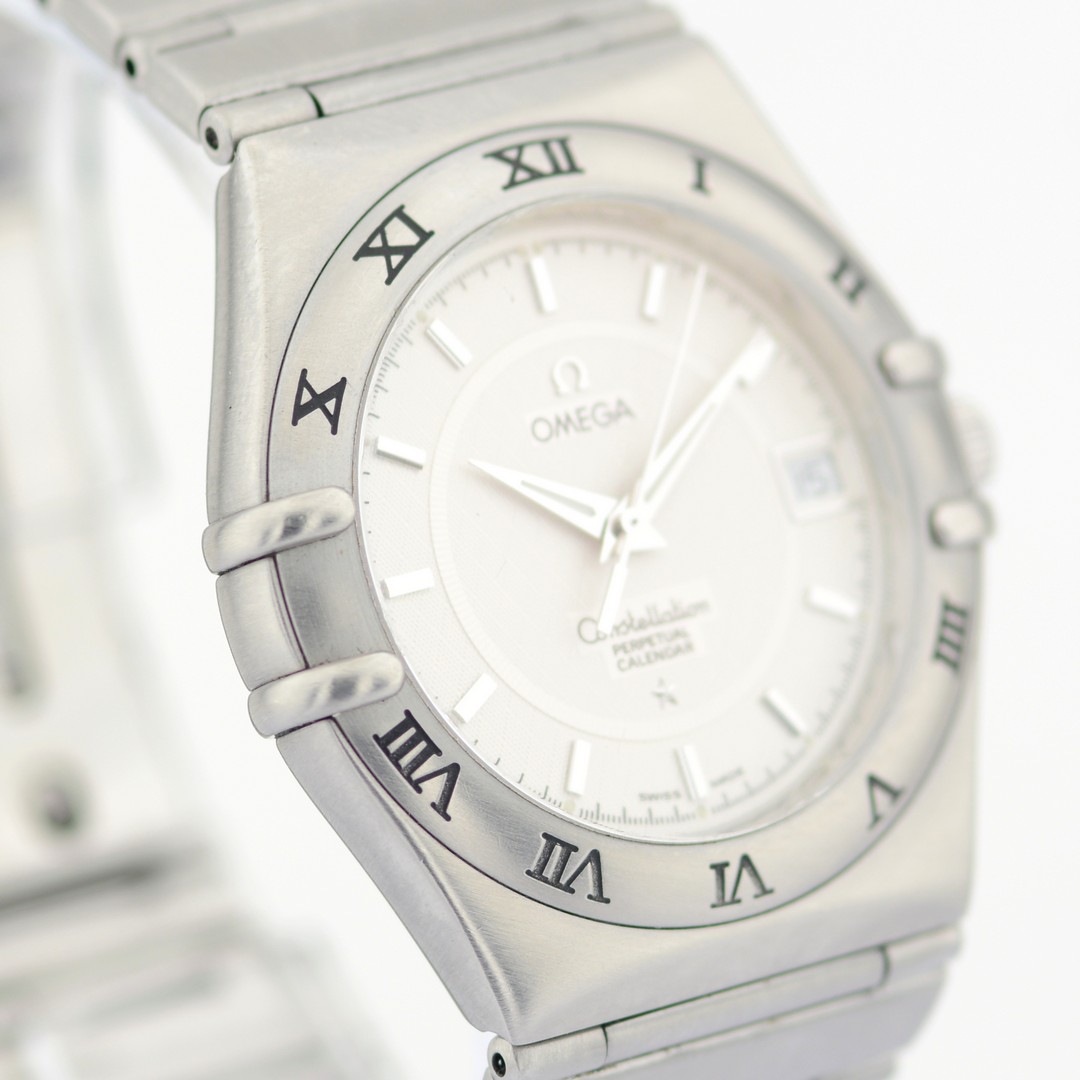 Longines / L5.175 Diamond Bezel, Diamond Case White Leather Strap - Lady's Steel Wristwatch - Image 9 of 9