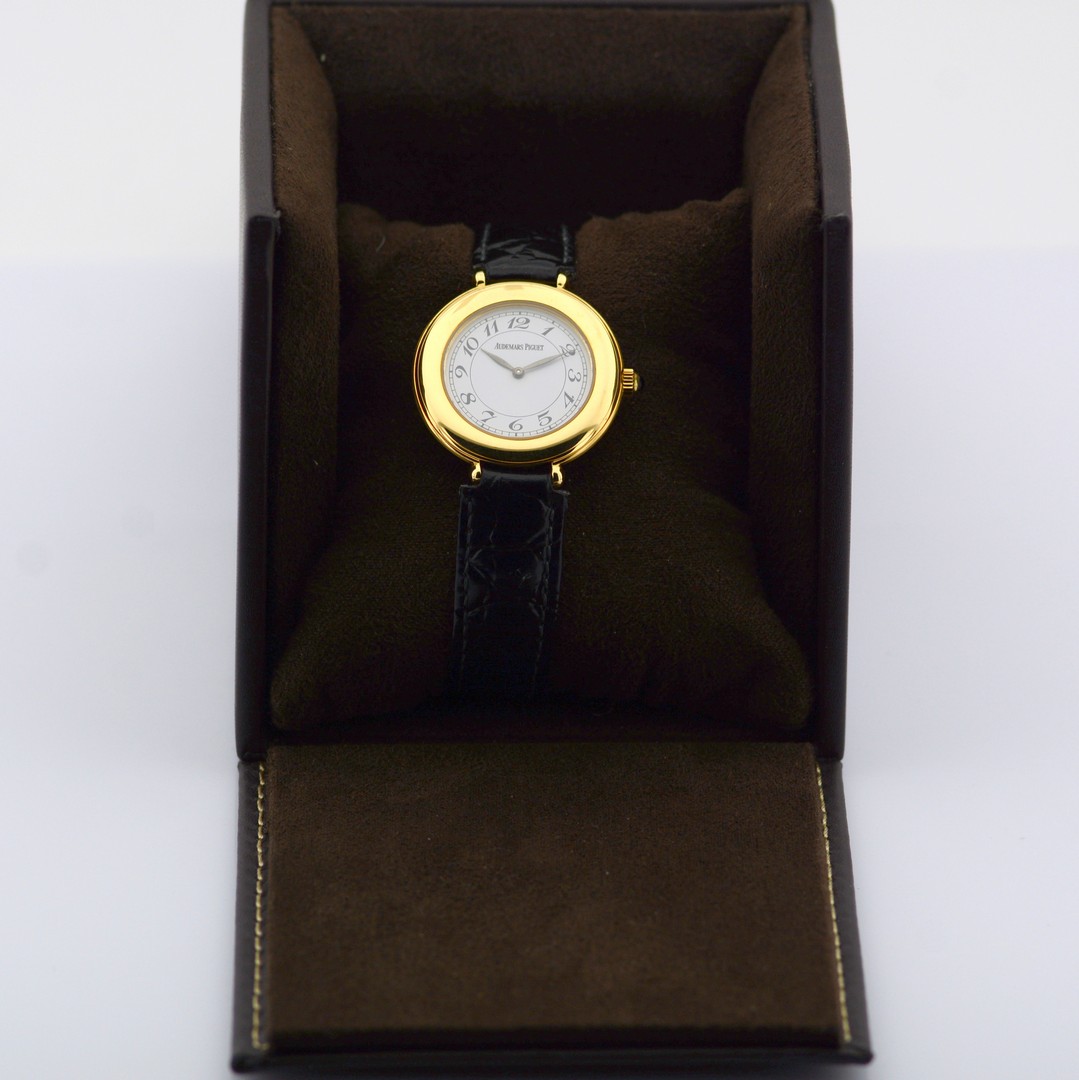 Audemars Piguet / Roy Stonea 18K Yellow Gold - Lady's Yellow Gold Wristwatch - Image 4 of 14