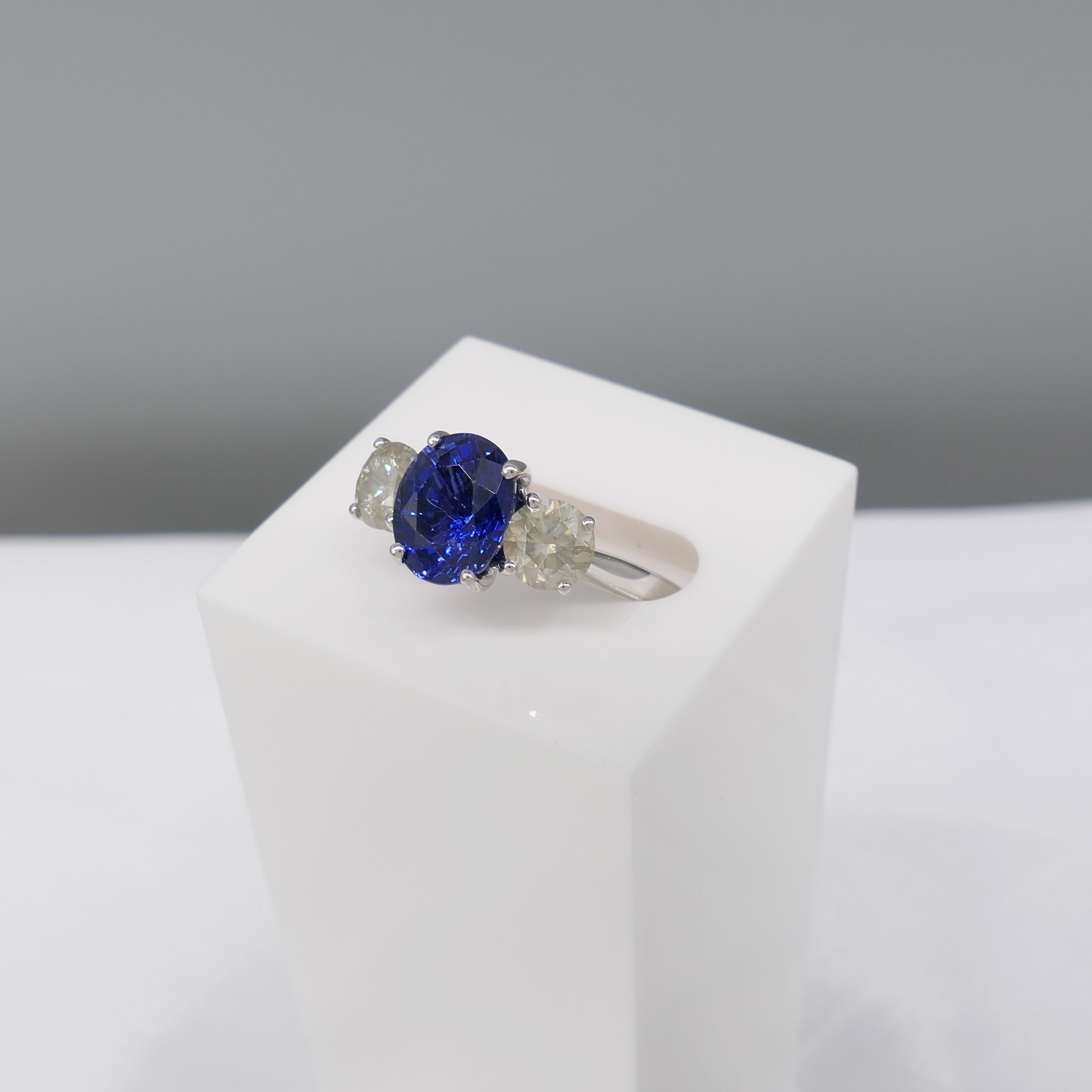 2.87 Carat Sapphire and 1.19 Carat Diamond Trilogy Ring In 18ct White Gold, With Certificate - Image 5 of 7