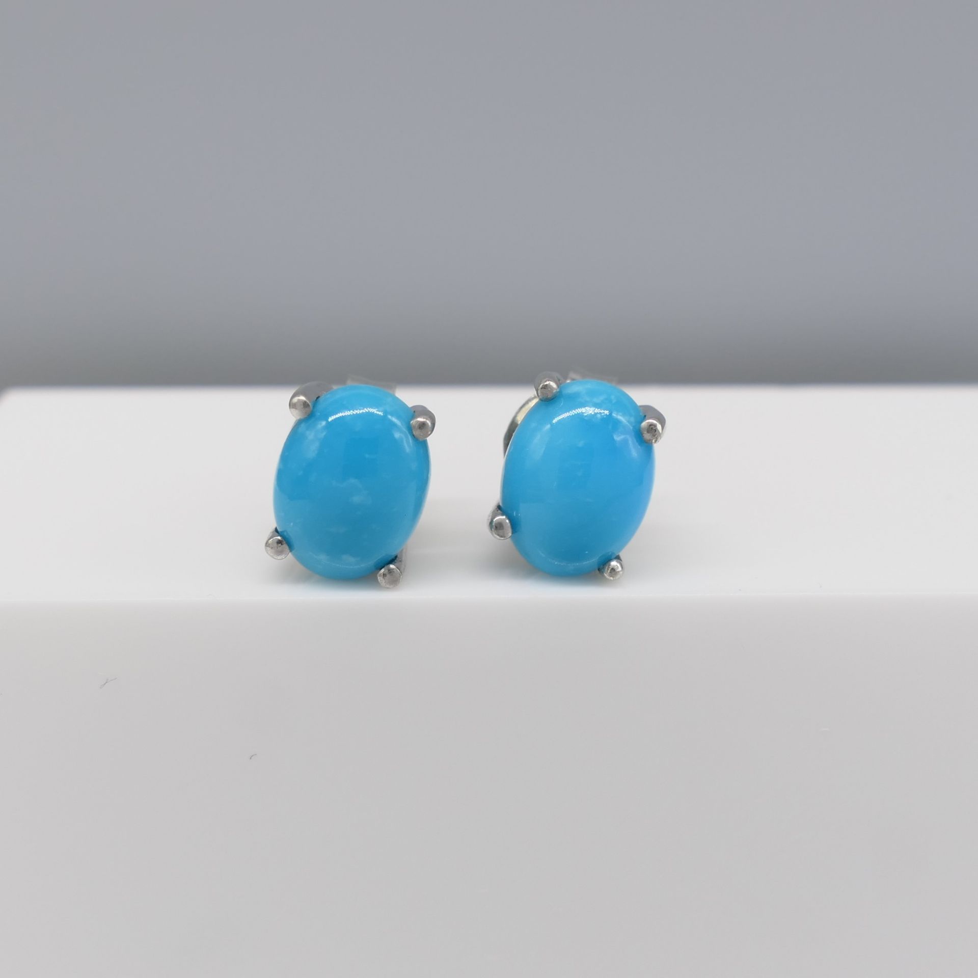 A Pair of Natural Cabochon Turquoise Ear Studs In Silver, With Butterfly Backs - Image 2 of 5