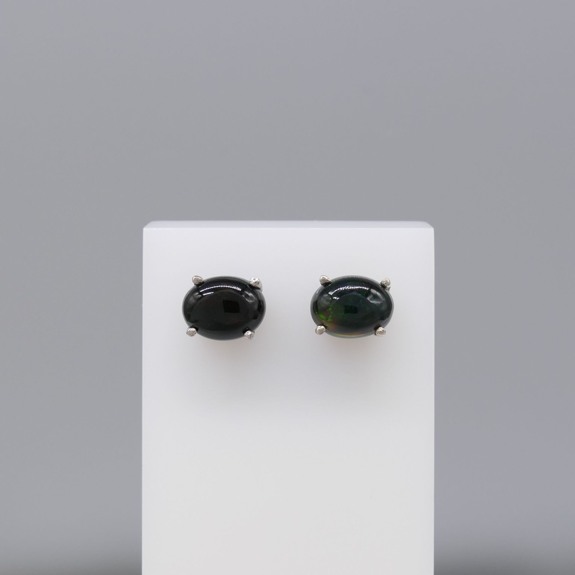 A Pair of Natural Cabochon Ethiopian Opal Ear Studs In Sterling Silver - Image 4 of 5