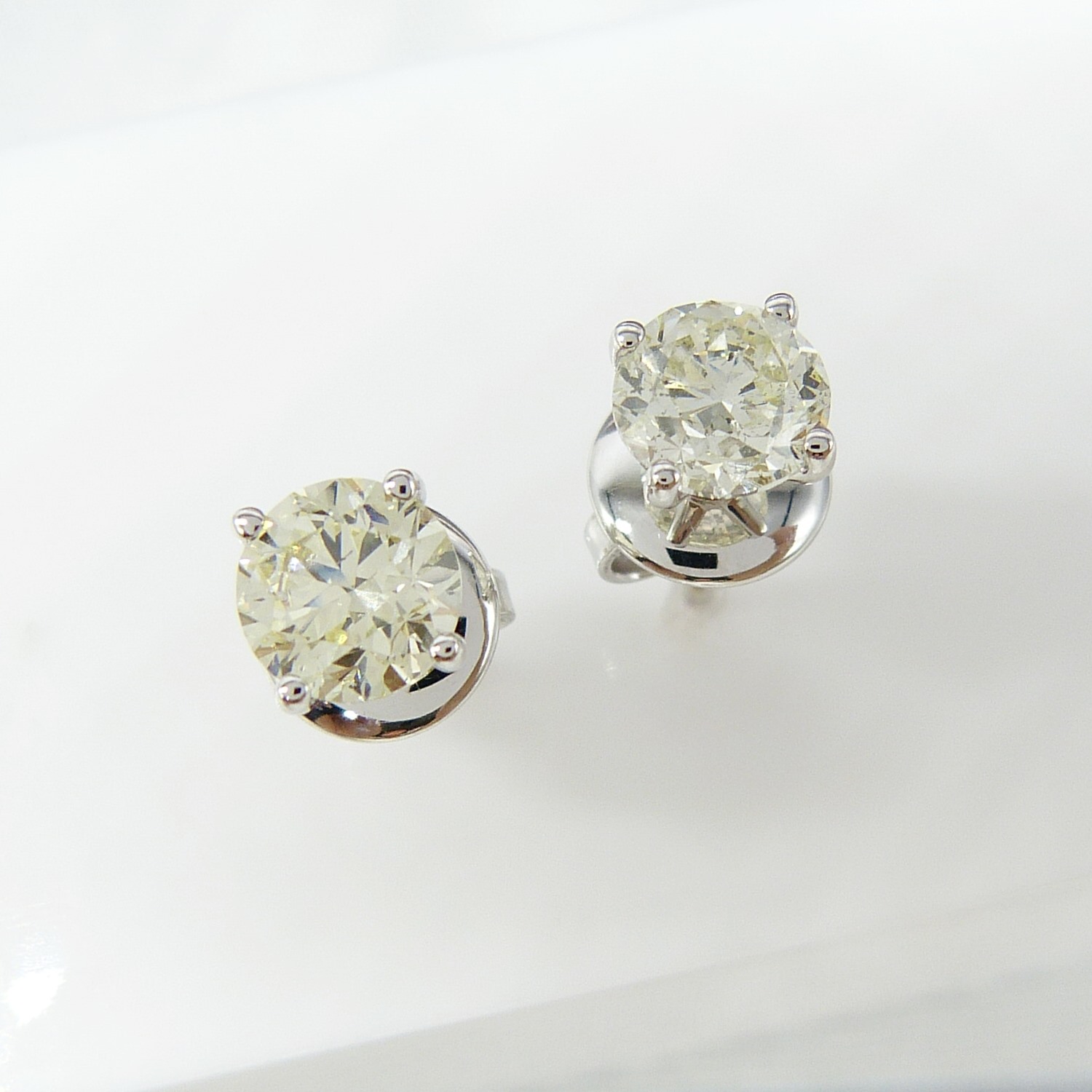 1.32 Carat Diamond Stud Earrings In 18ct White Gold, Certificated and Boxed - Image 5 of 8